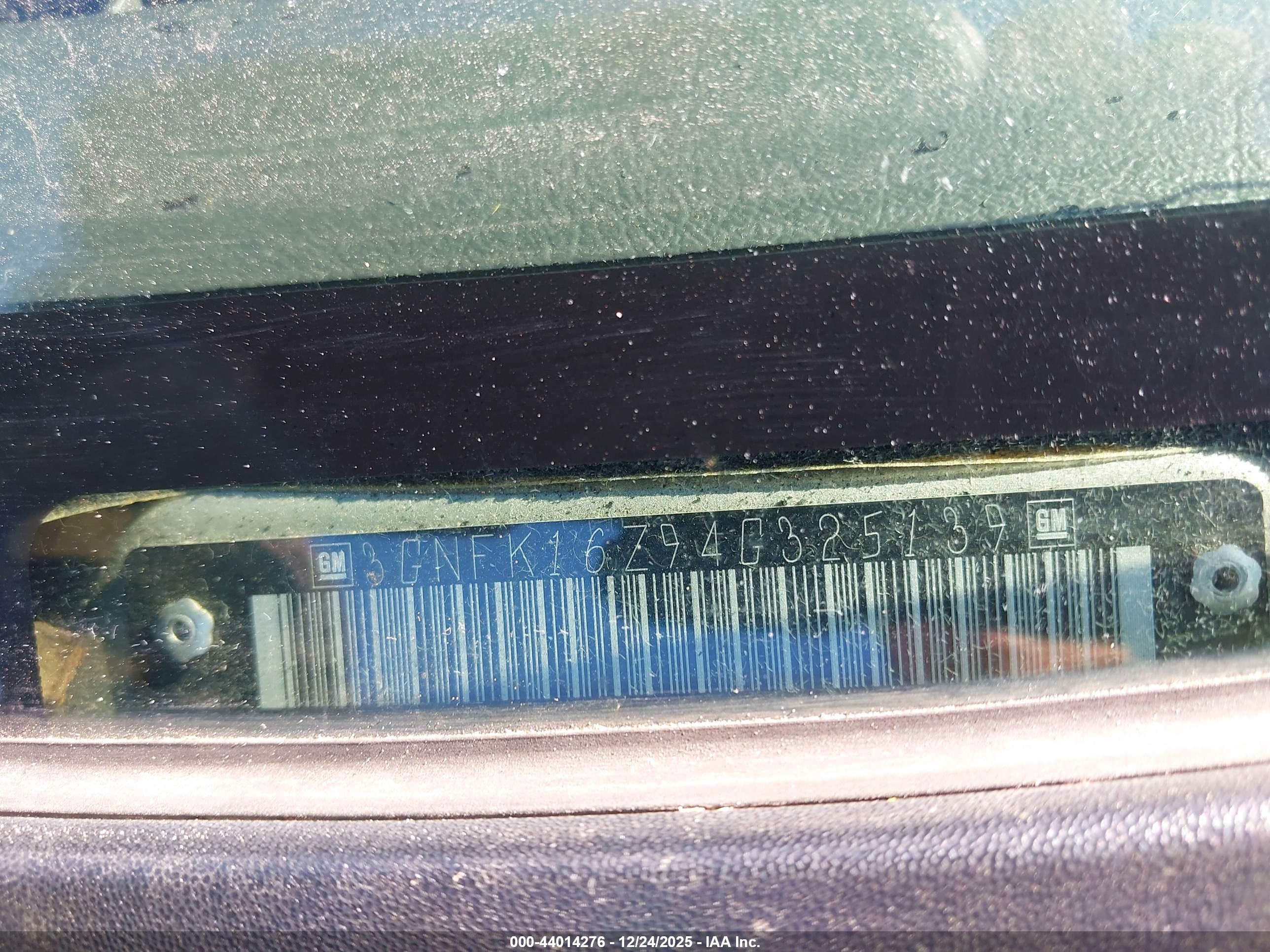 CHEVROLET SUBURBAN image 9