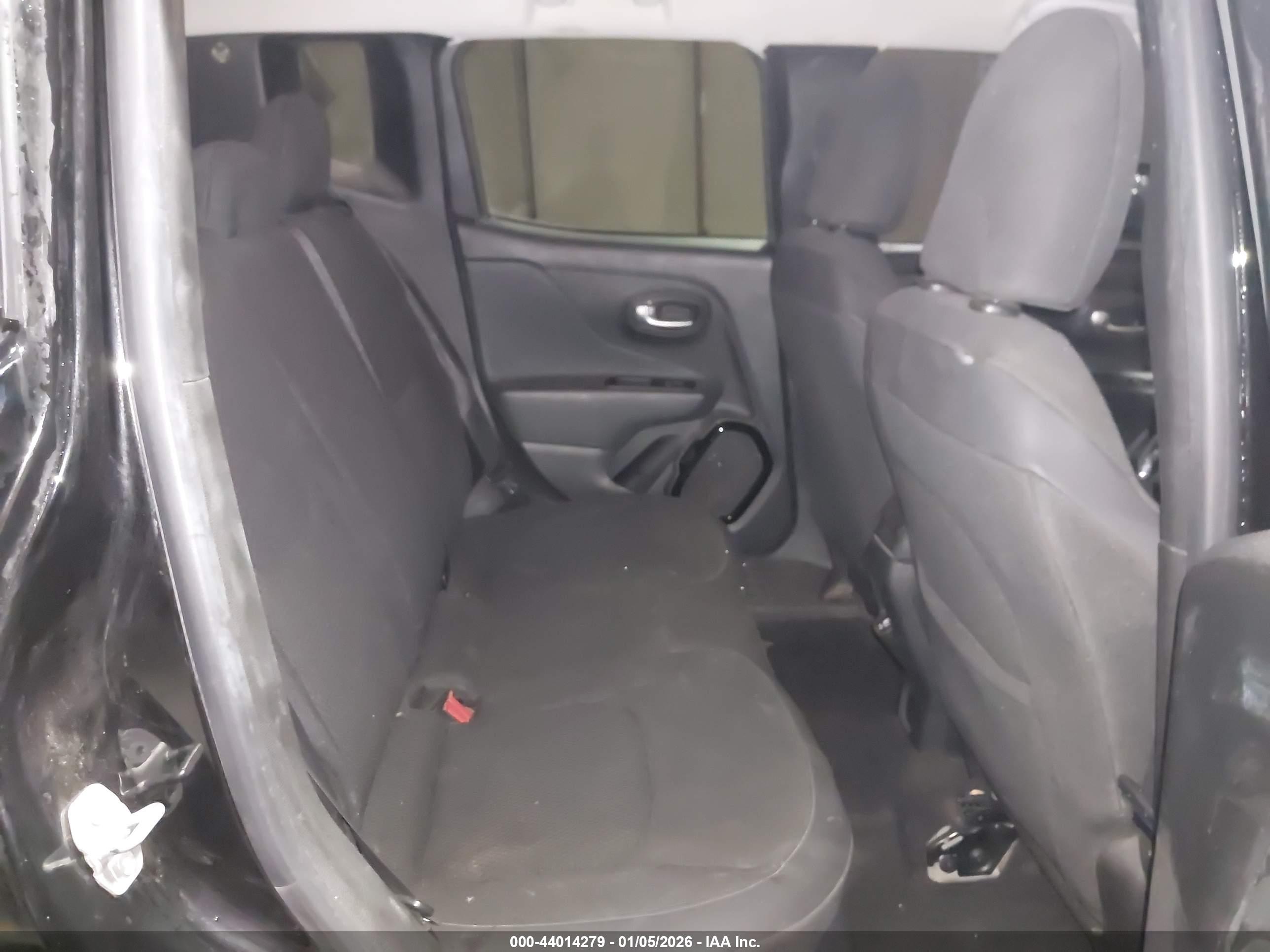 JEEP RENEGADE image 8