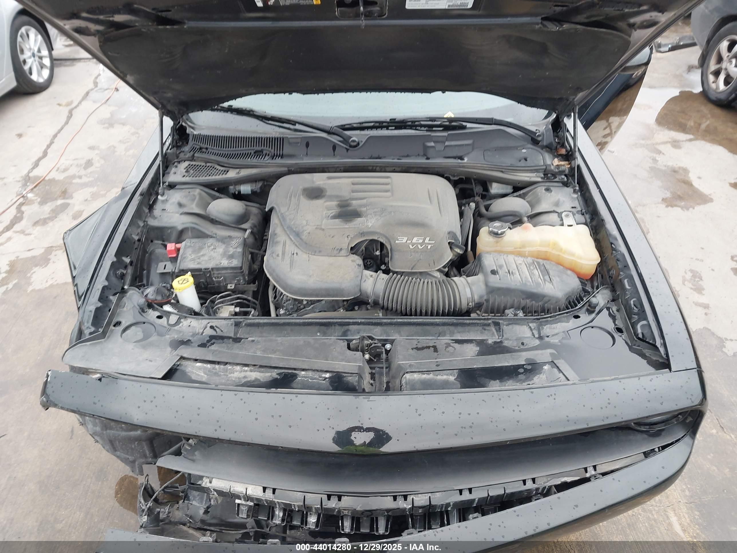 DODGE CHALLENGER image 10