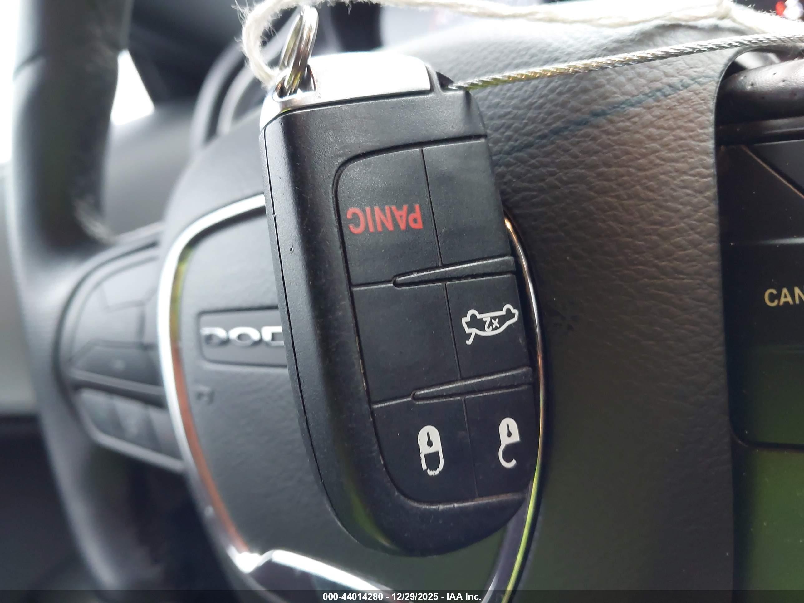 DODGE CHALLENGER image 11
