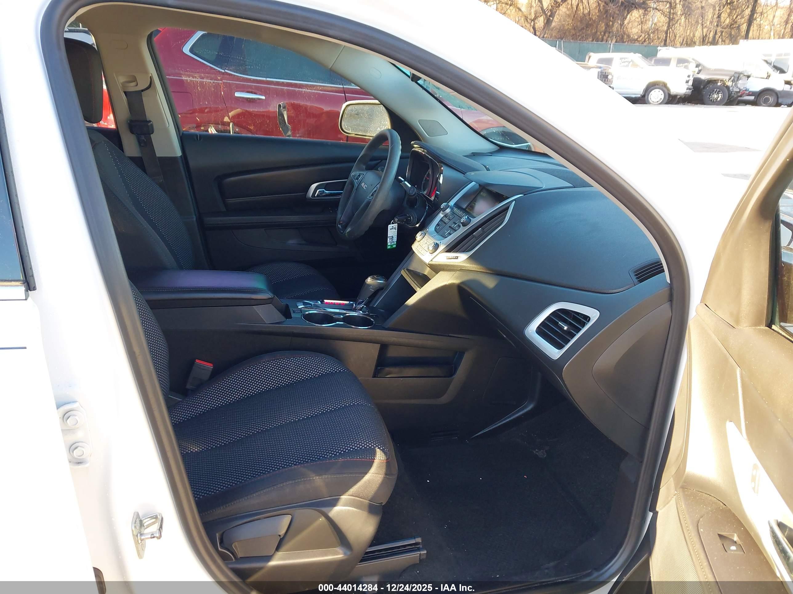 GMC TERRAIN image 5