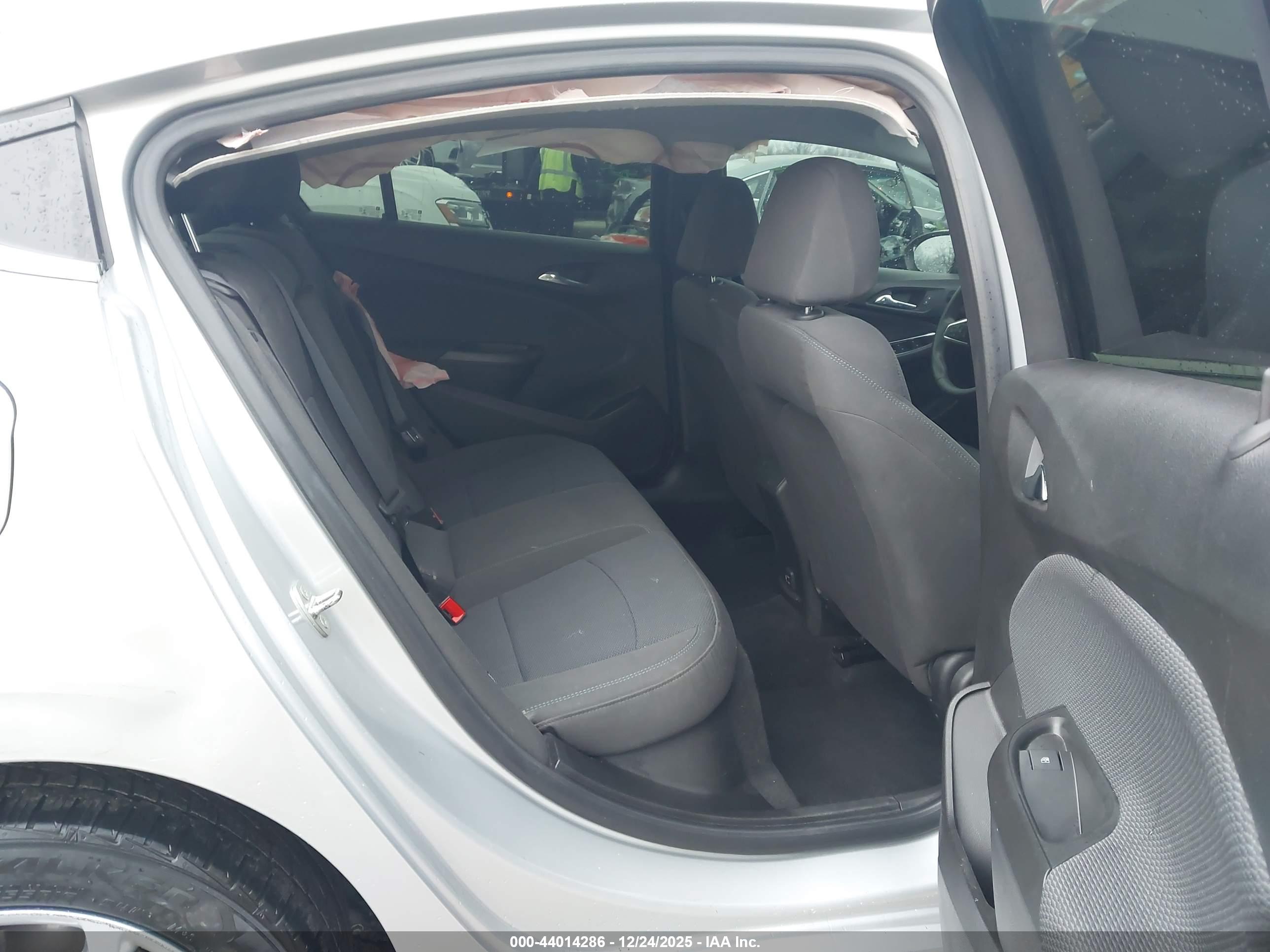 CHEVROLET CRUZE image 8