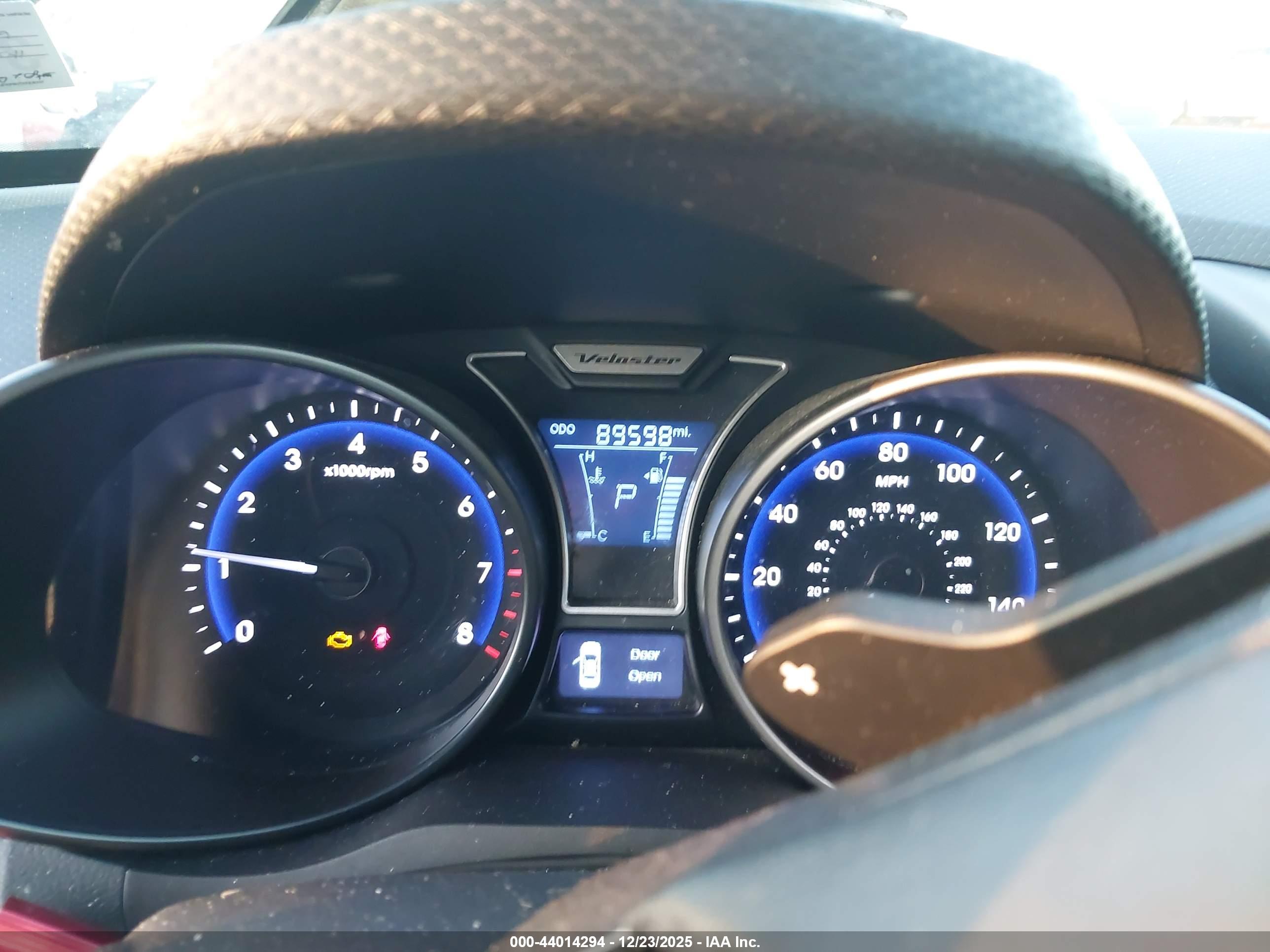 HYUNDAI VELOSTER image 7