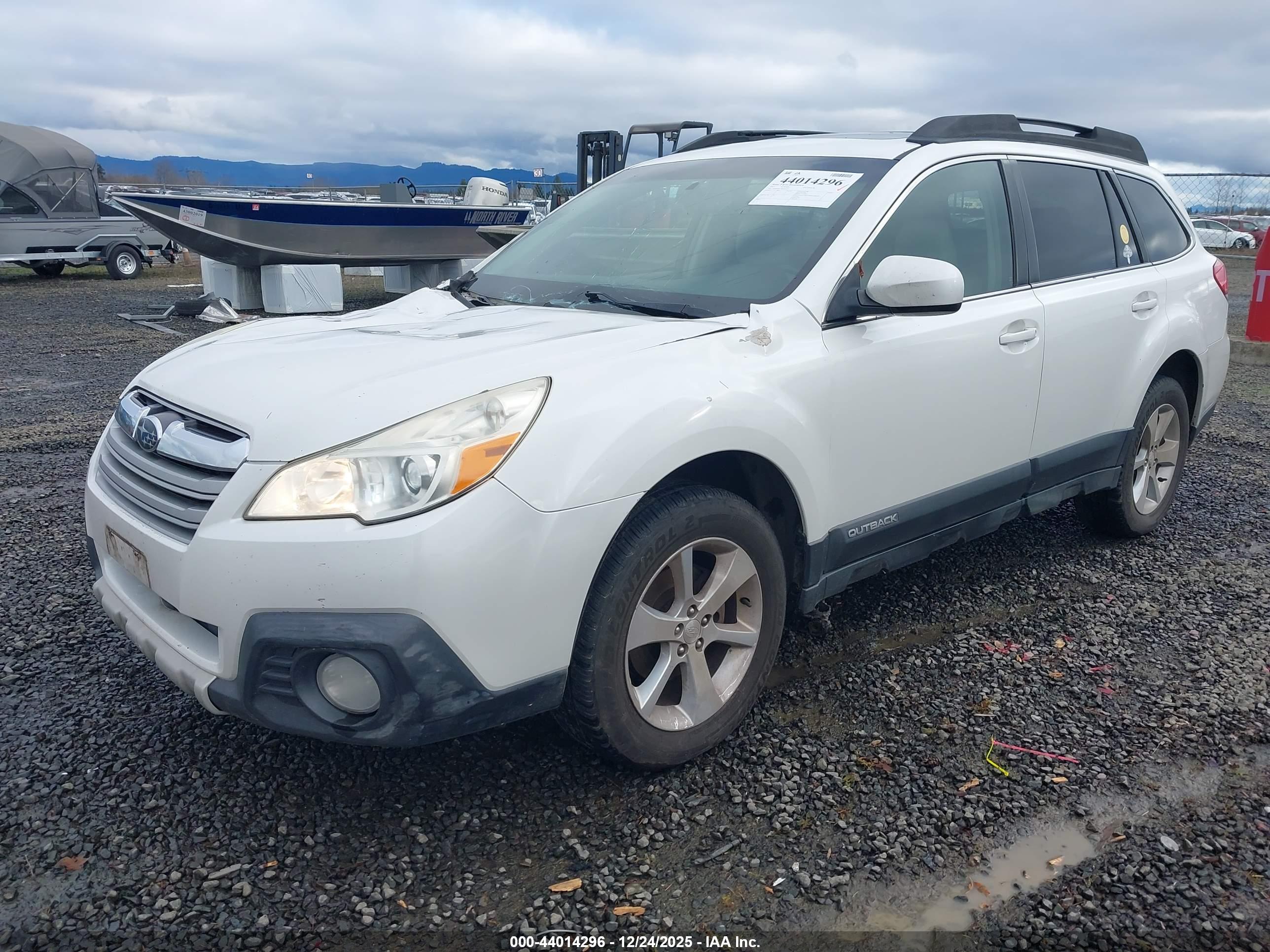 SUBARU OUTBACK image 2