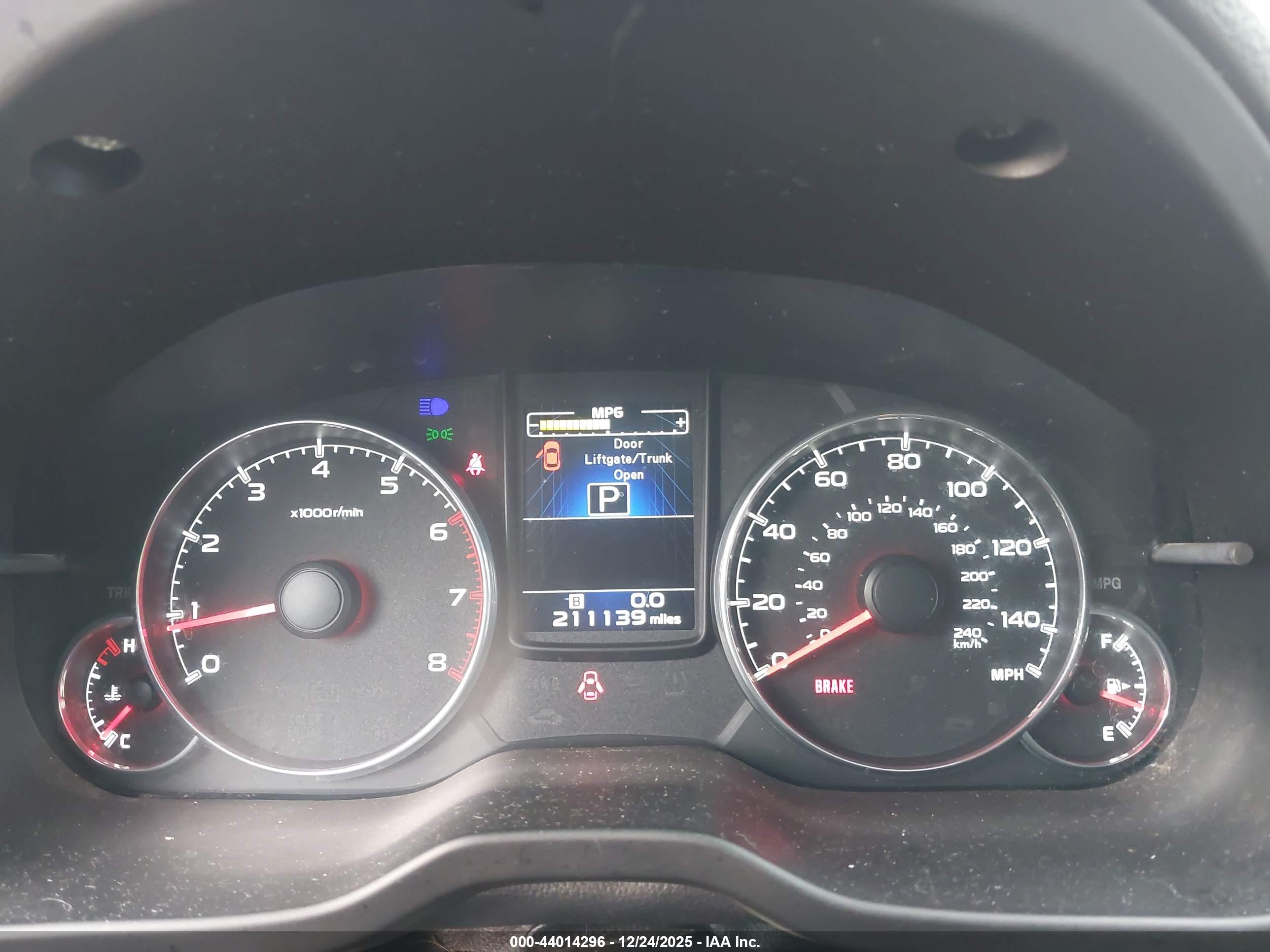 SUBARU OUTBACK image 7