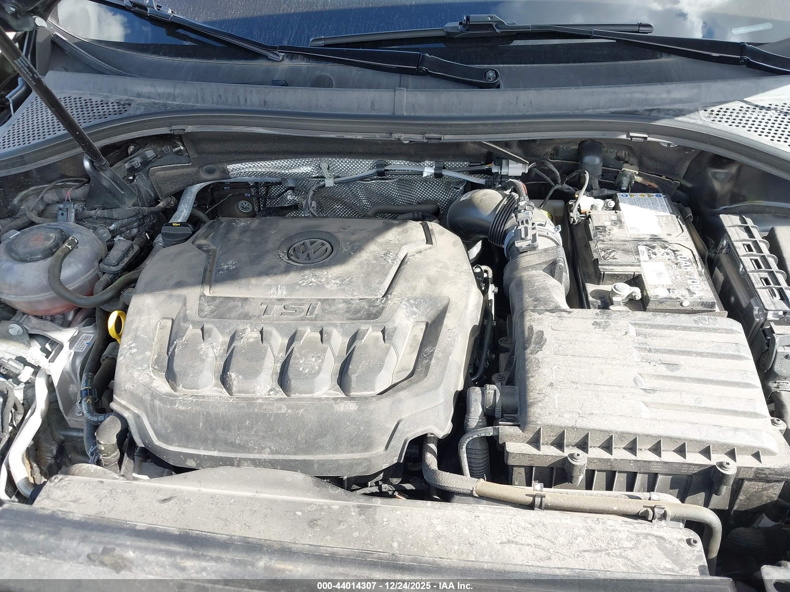 VOLKSWAGEN TIGUAN image 10