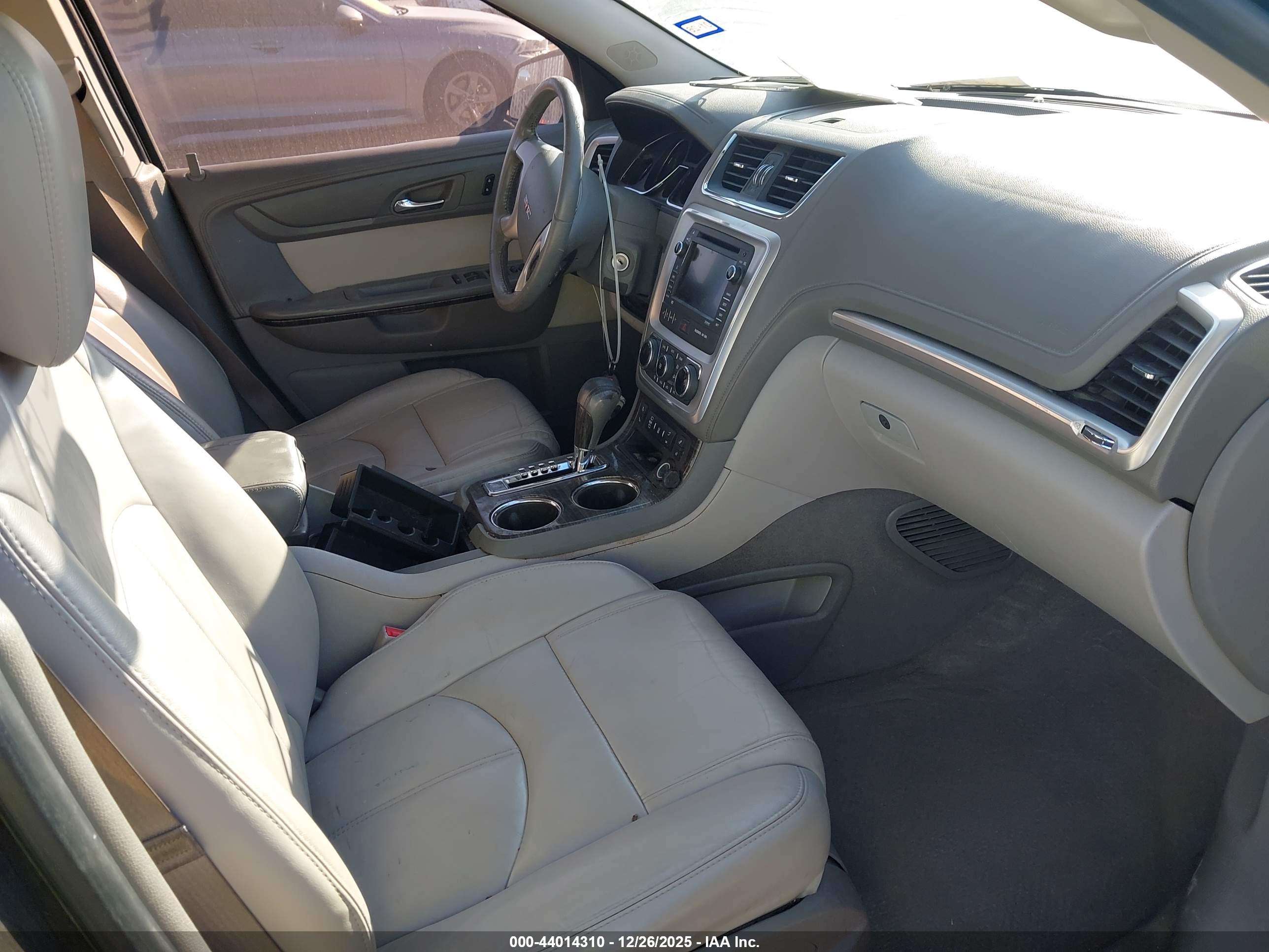 GMC ACADIA image 5