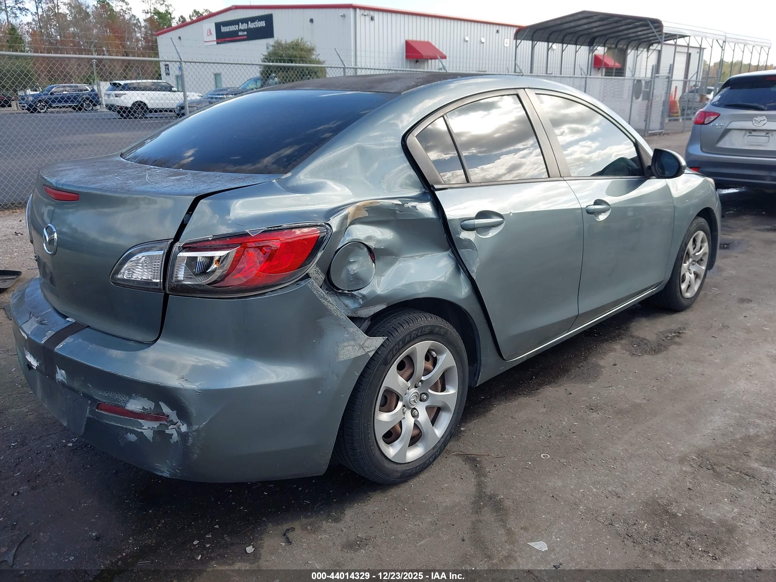 MAZDA MAZDA3 image 6