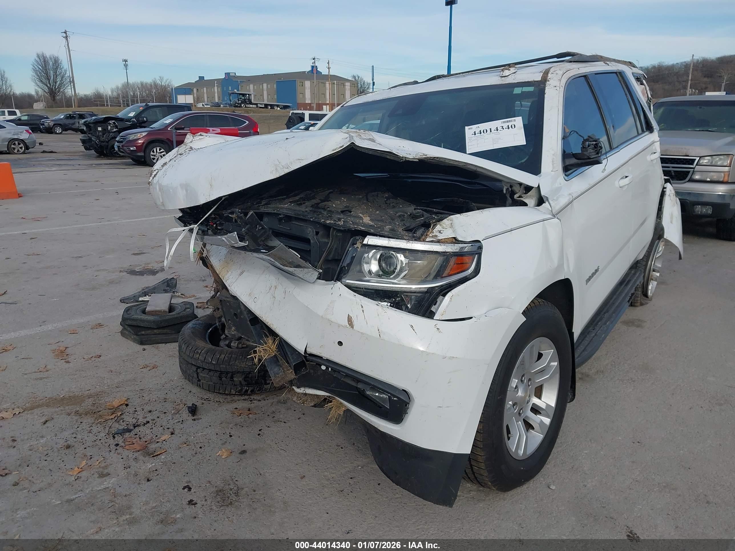 CHEVROLET TAHOE image 6