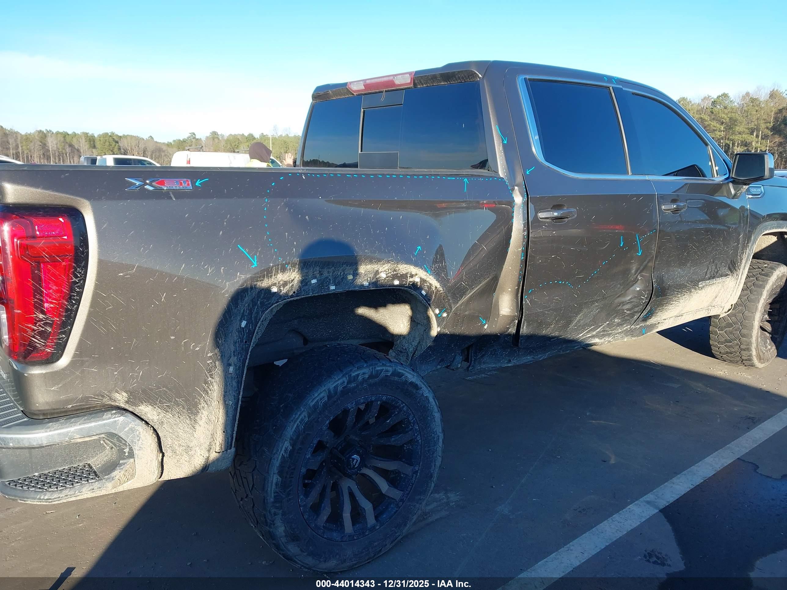 GMC SIERRA image 6