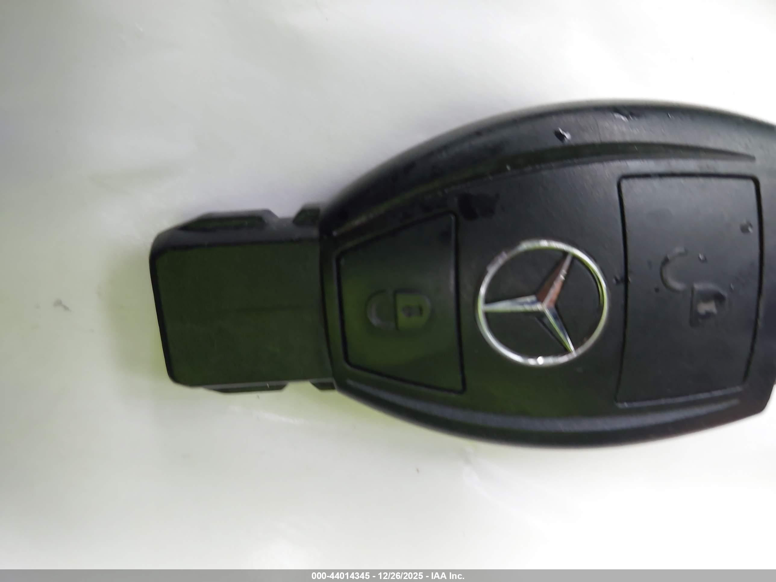 MERCEDES-BENZ METRIS image 11