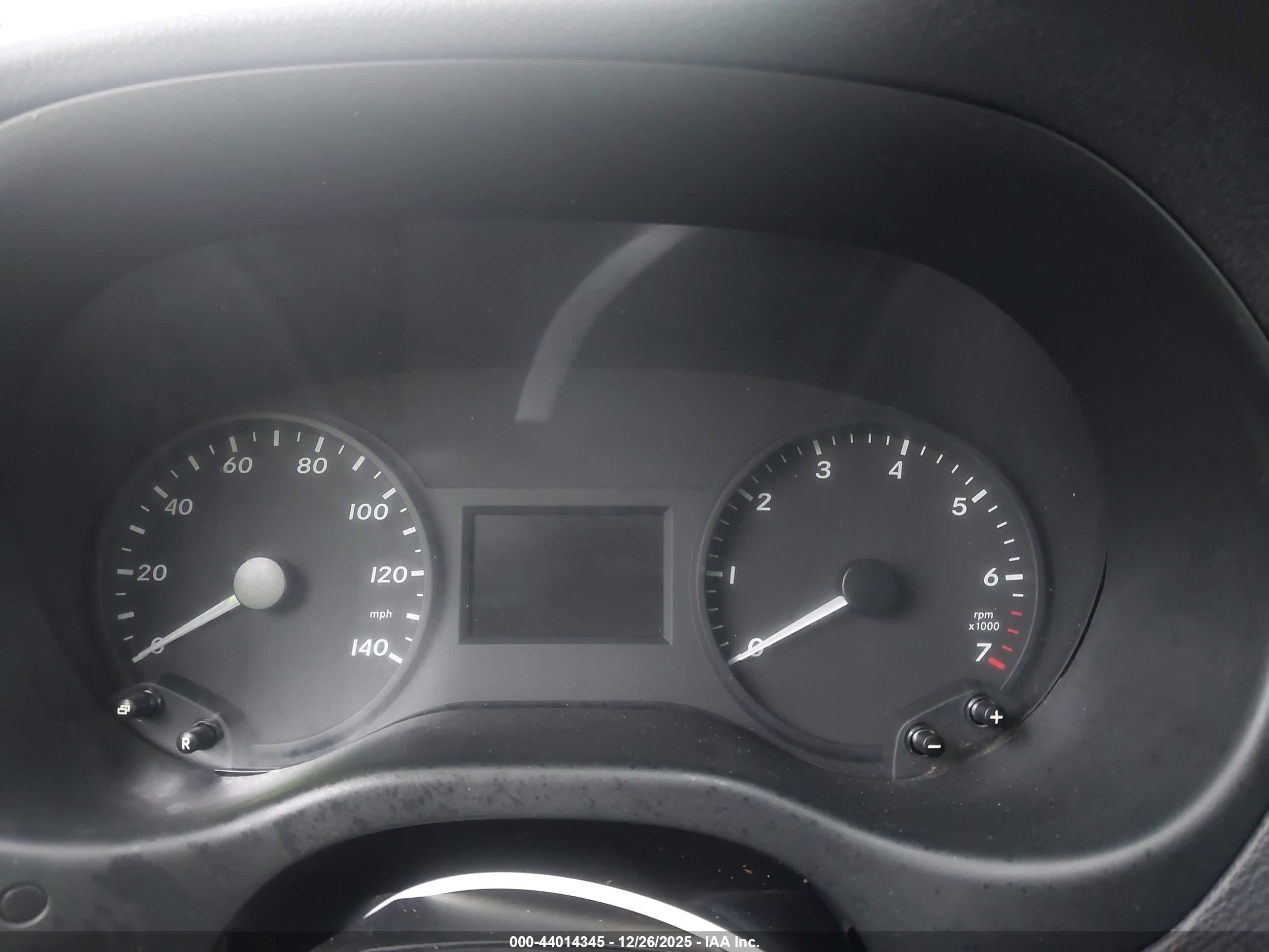 MERCEDES-BENZ METRIS image 7