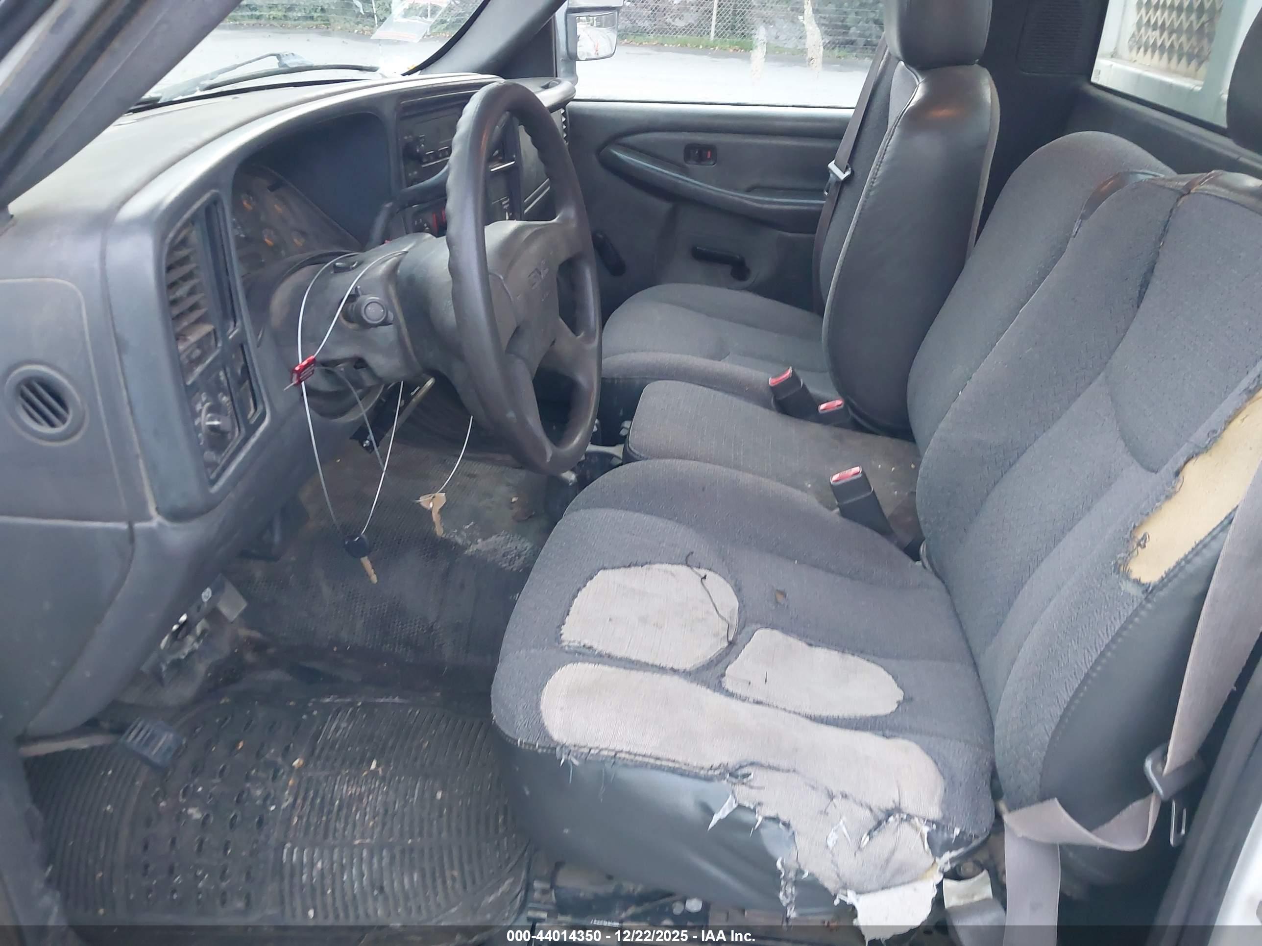 GMC SIERRA image 8