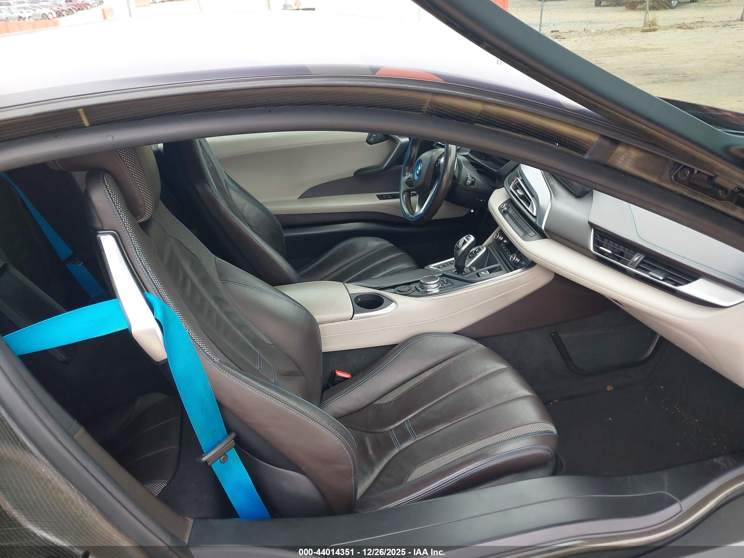 BMW I8 image 5