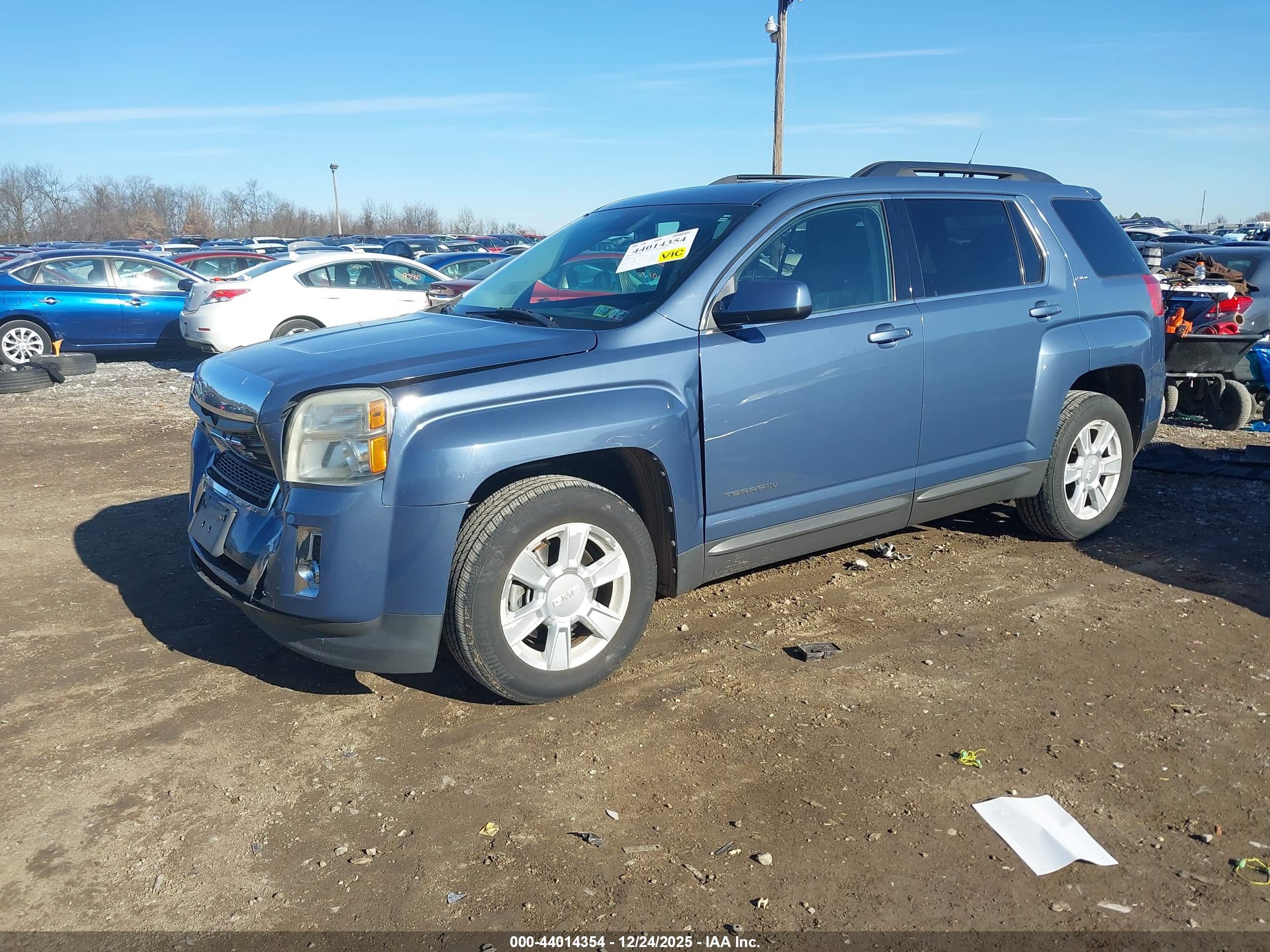 GMC TERRAIN image 2