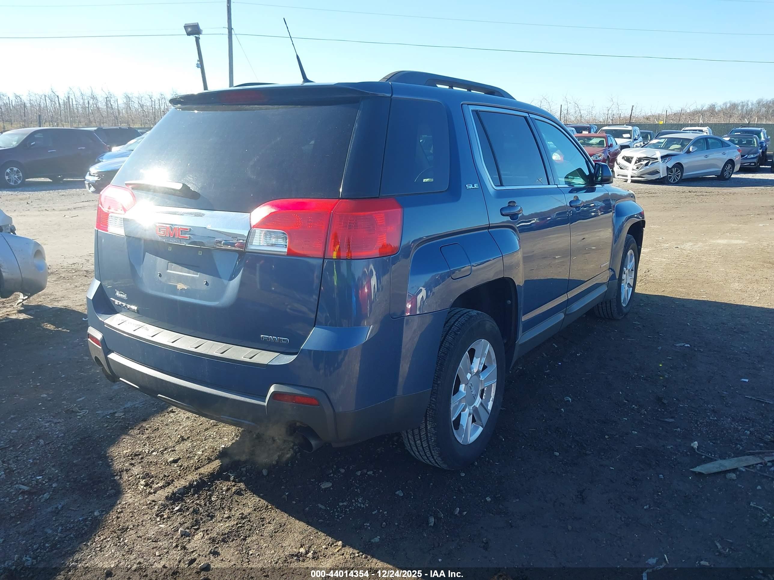 GMC TERRAIN image 4