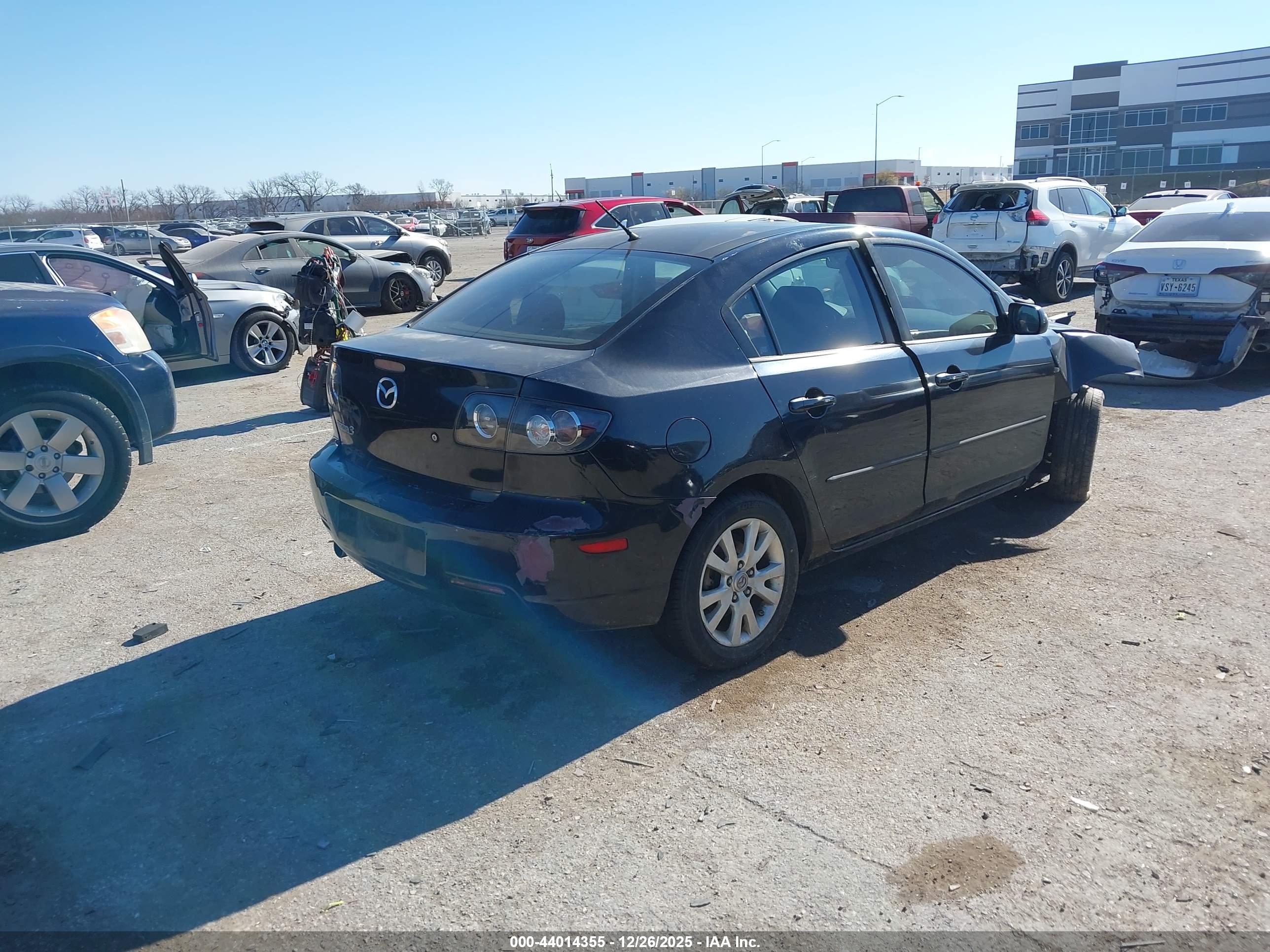 MAZDA MAZDA3 image 4