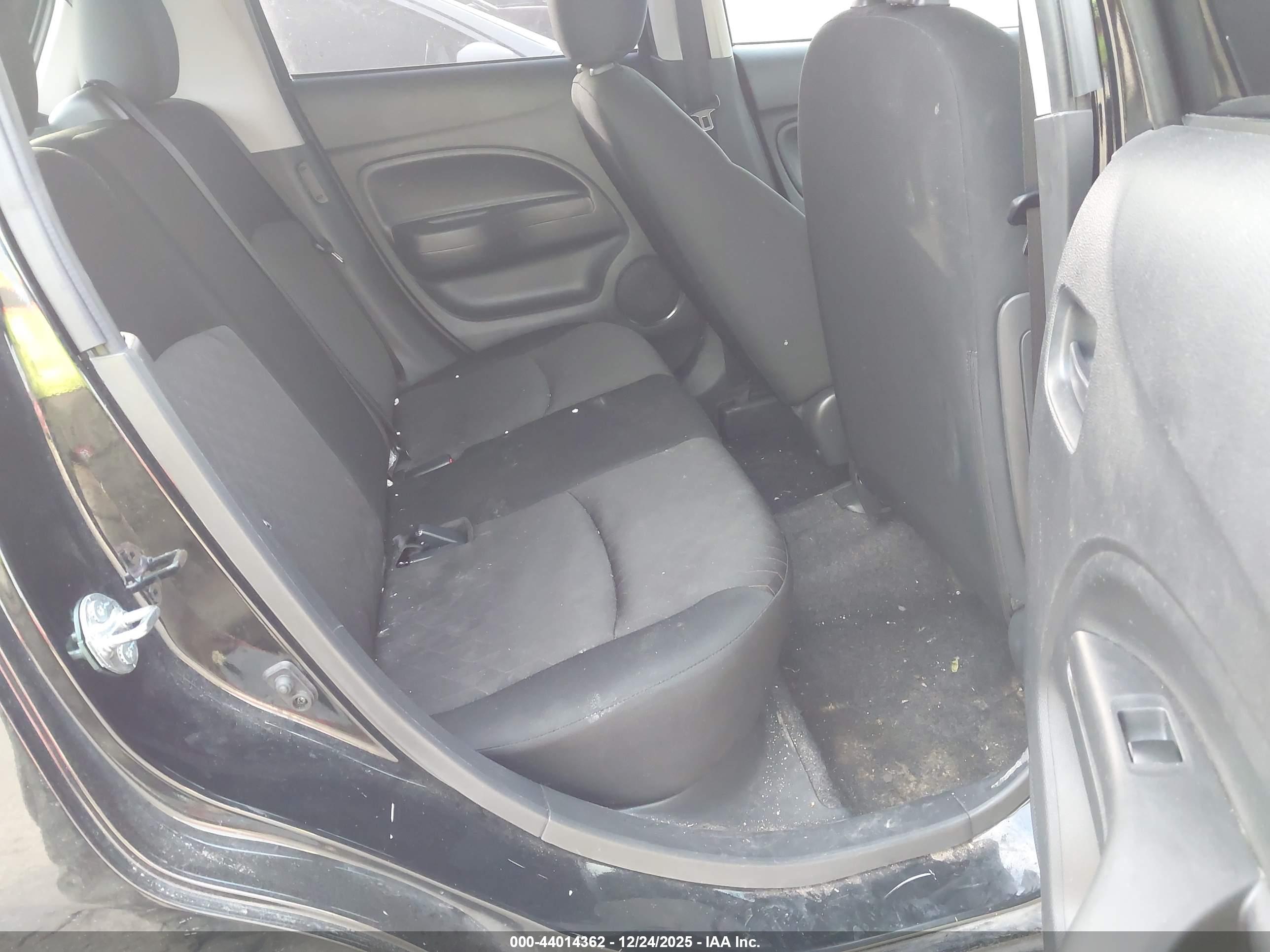 MITSUBISHI MIRAGE image 8