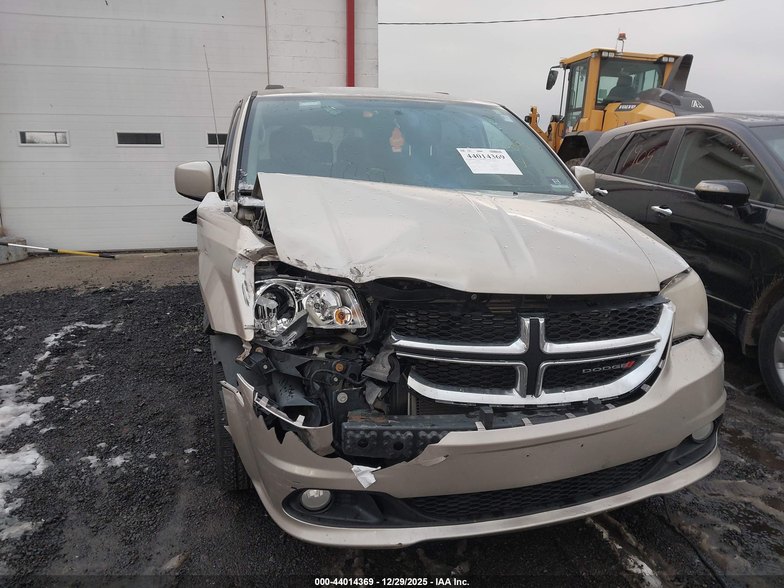 DODGE GRAND image 6