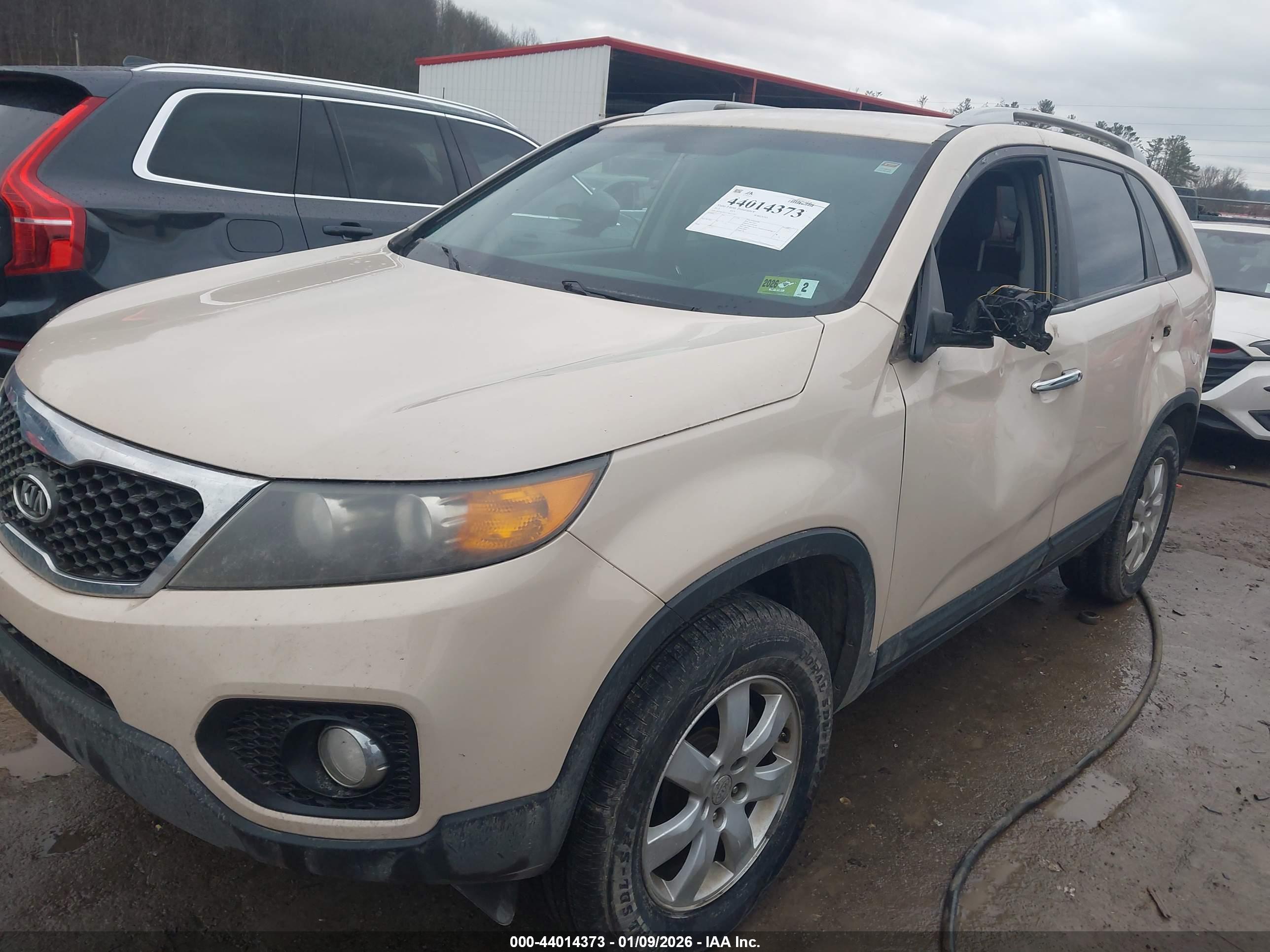 KIA SORENTO image 2