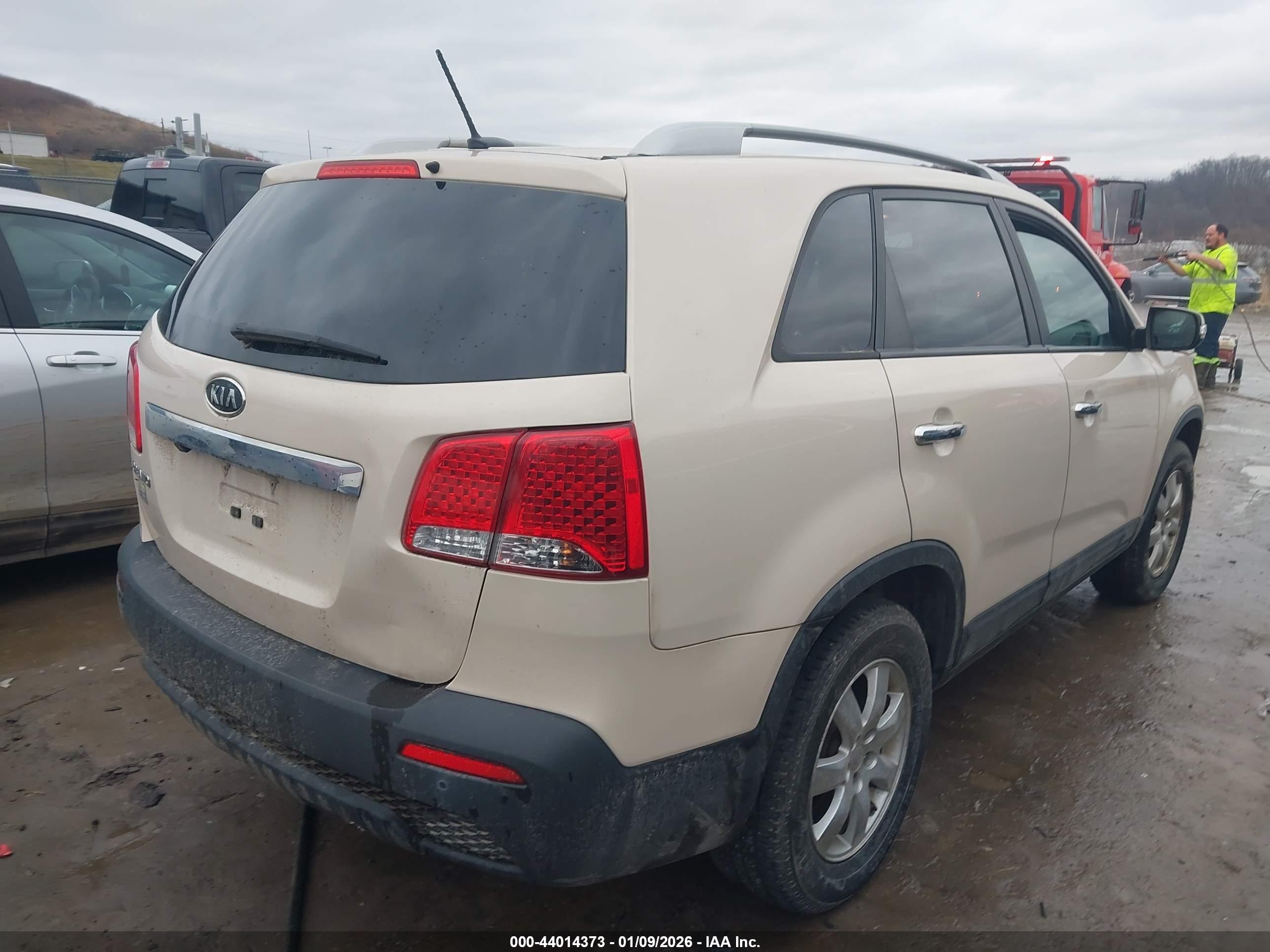 KIA SORENTO image 4