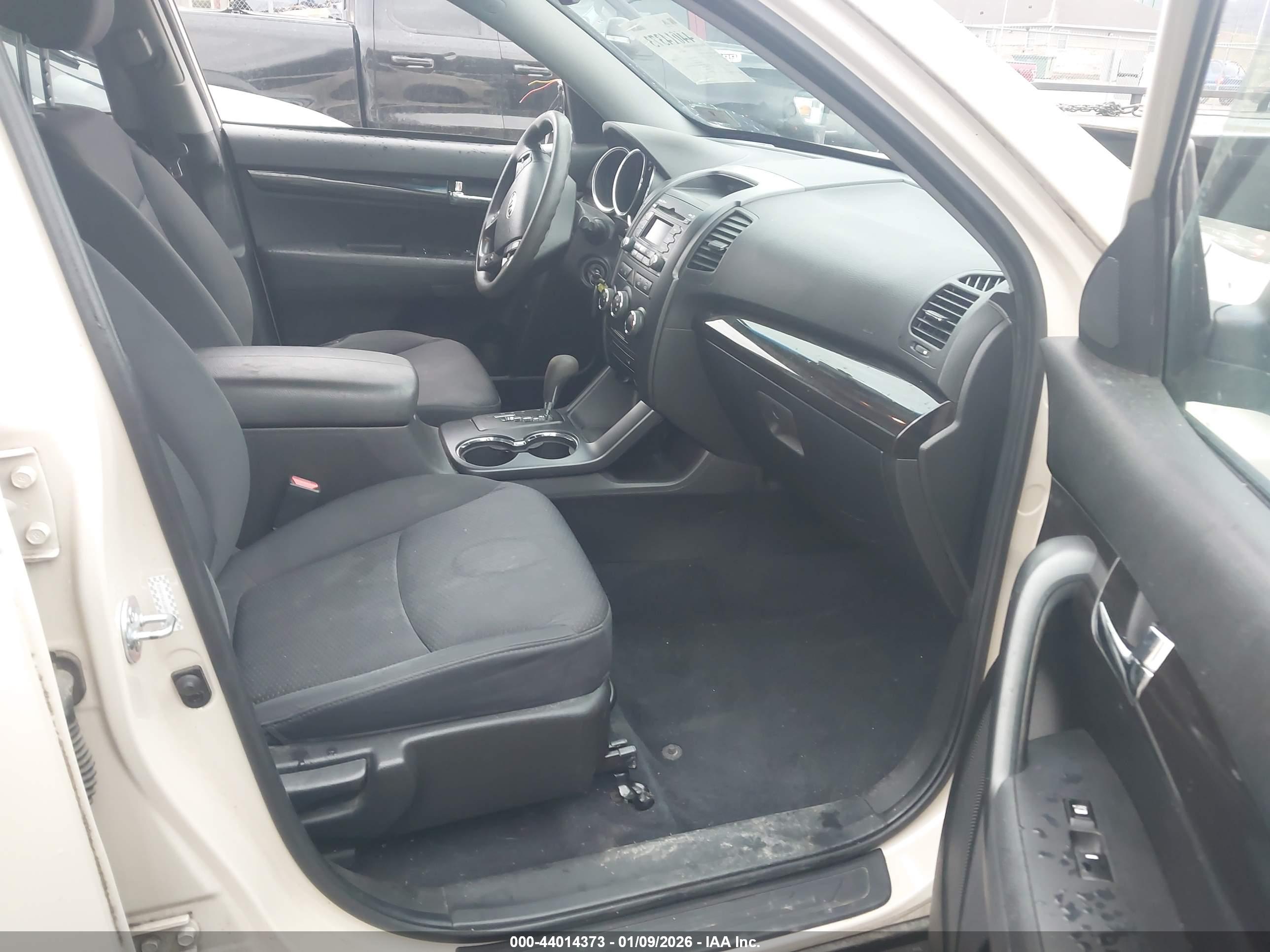 KIA SORENTO image 5