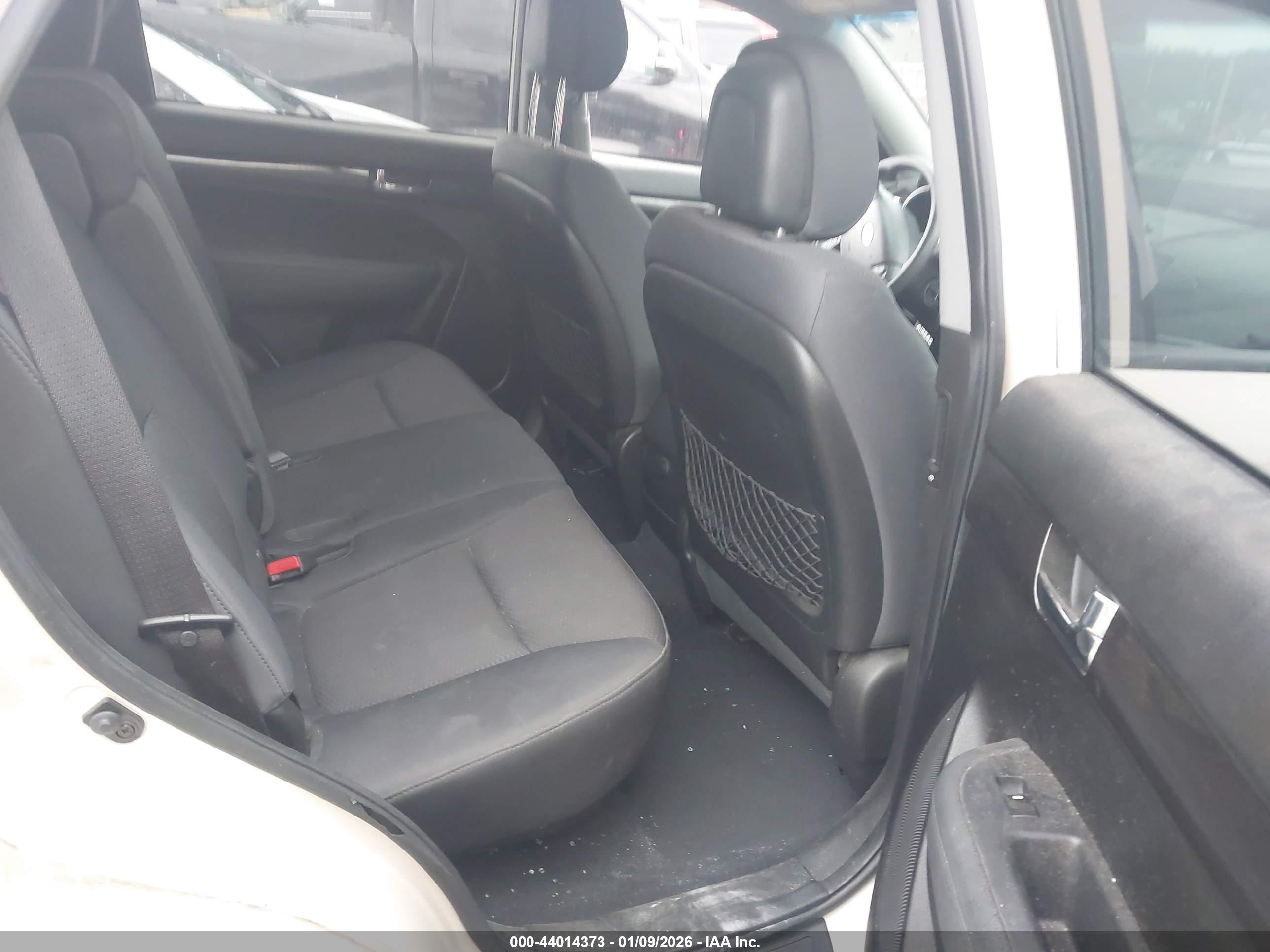 KIA SORENTO image 8