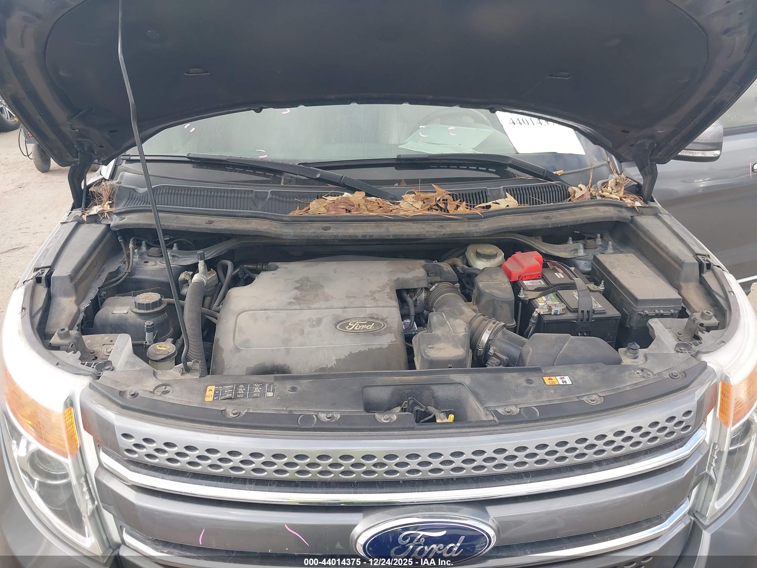 FORD EXPLORER image 10