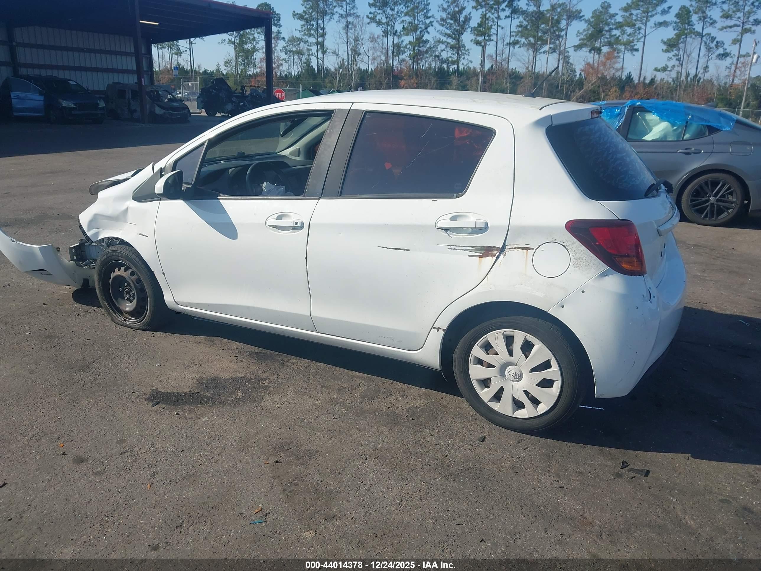TOYOTA YARIS image 3