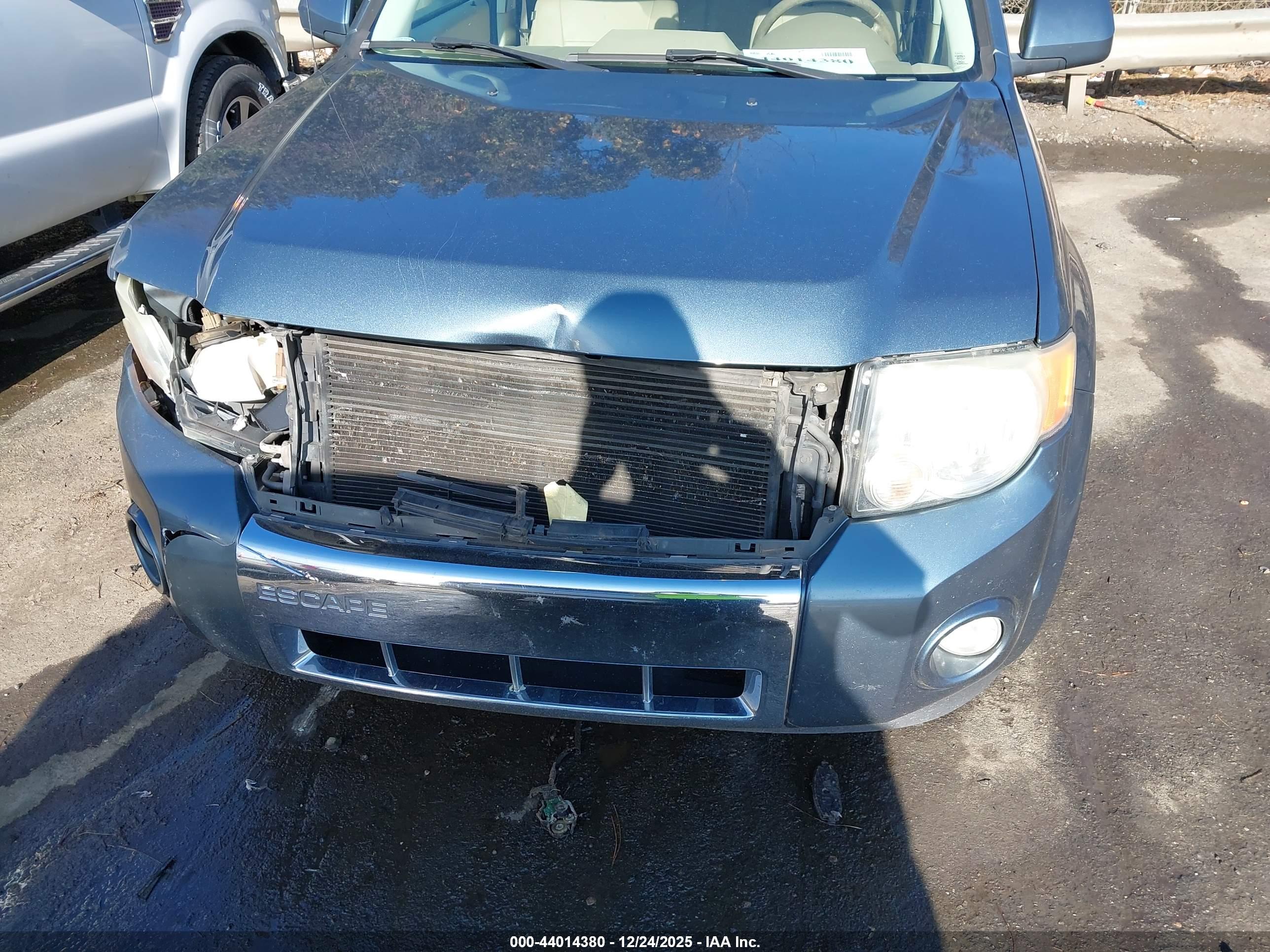 FORD ESCAPE image 6