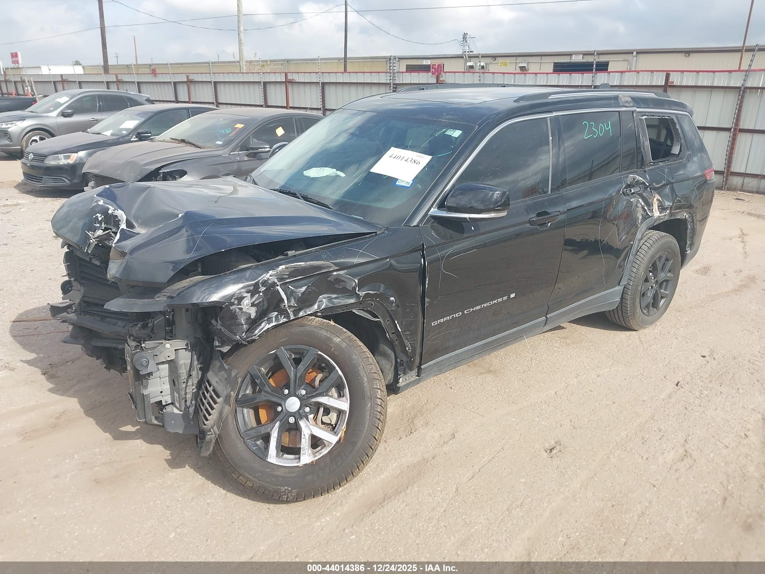 JEEP GRAND image 2