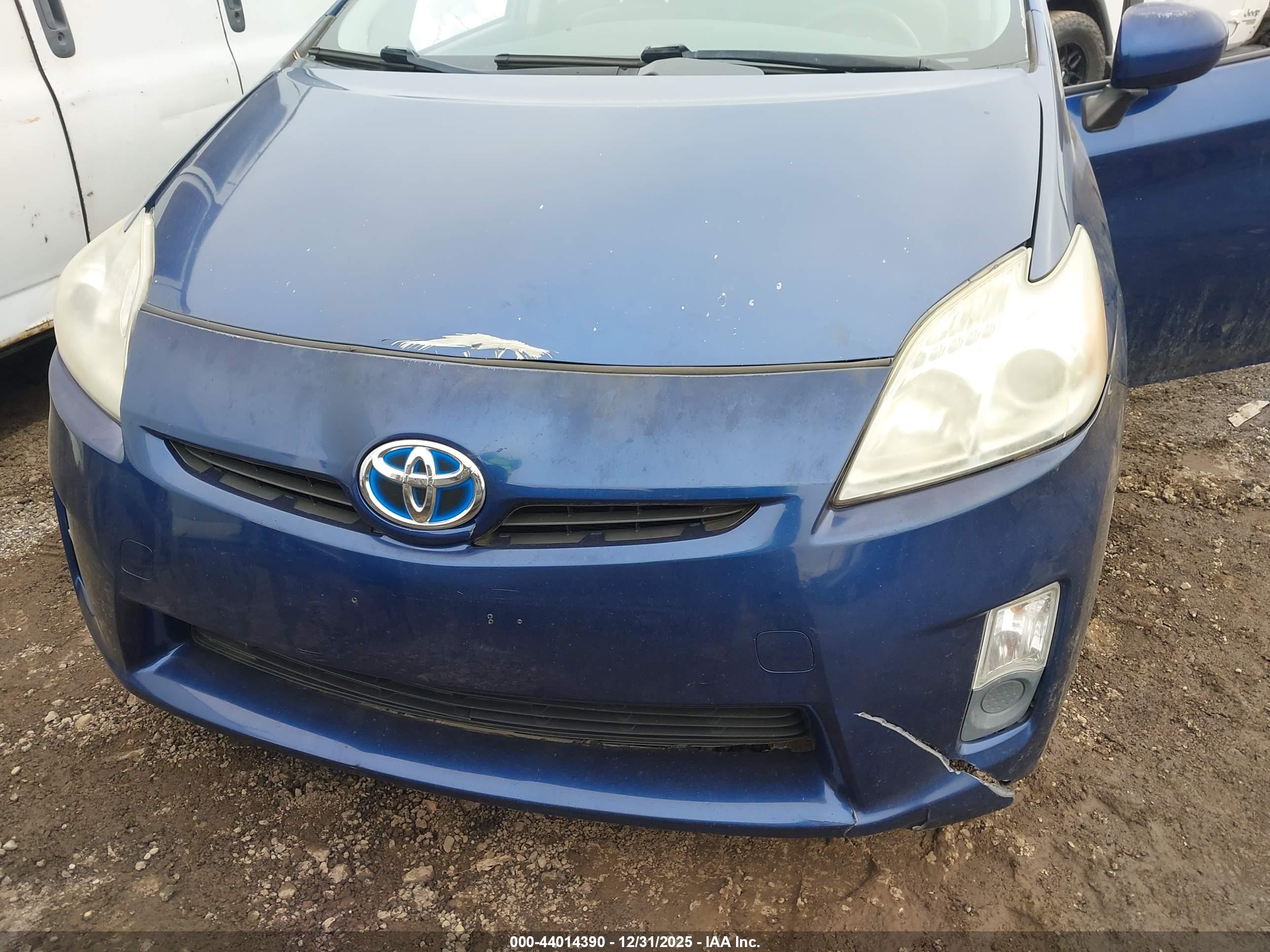 TOYOTA PRIUS image 6