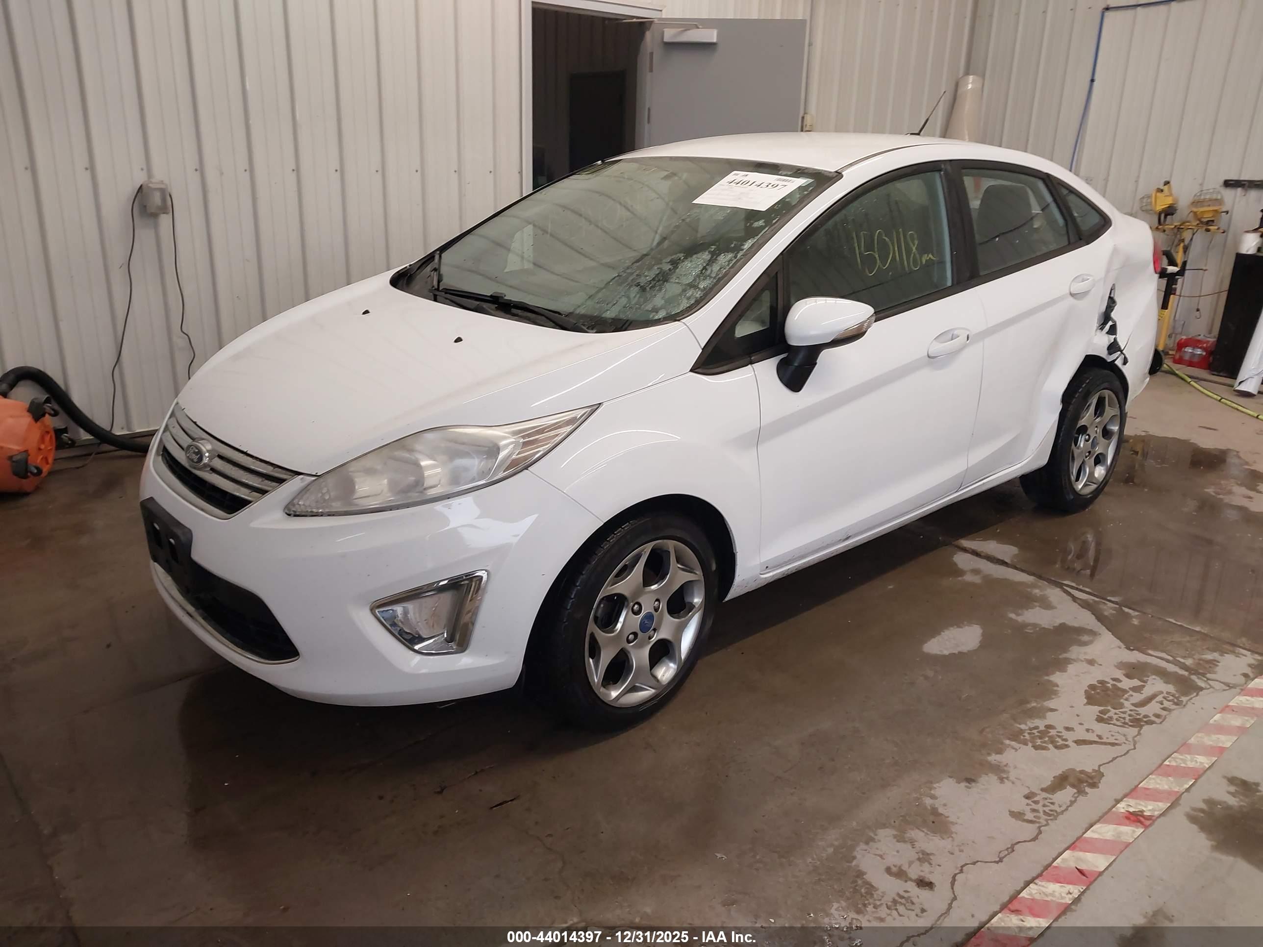 FORD FIESTA image 2