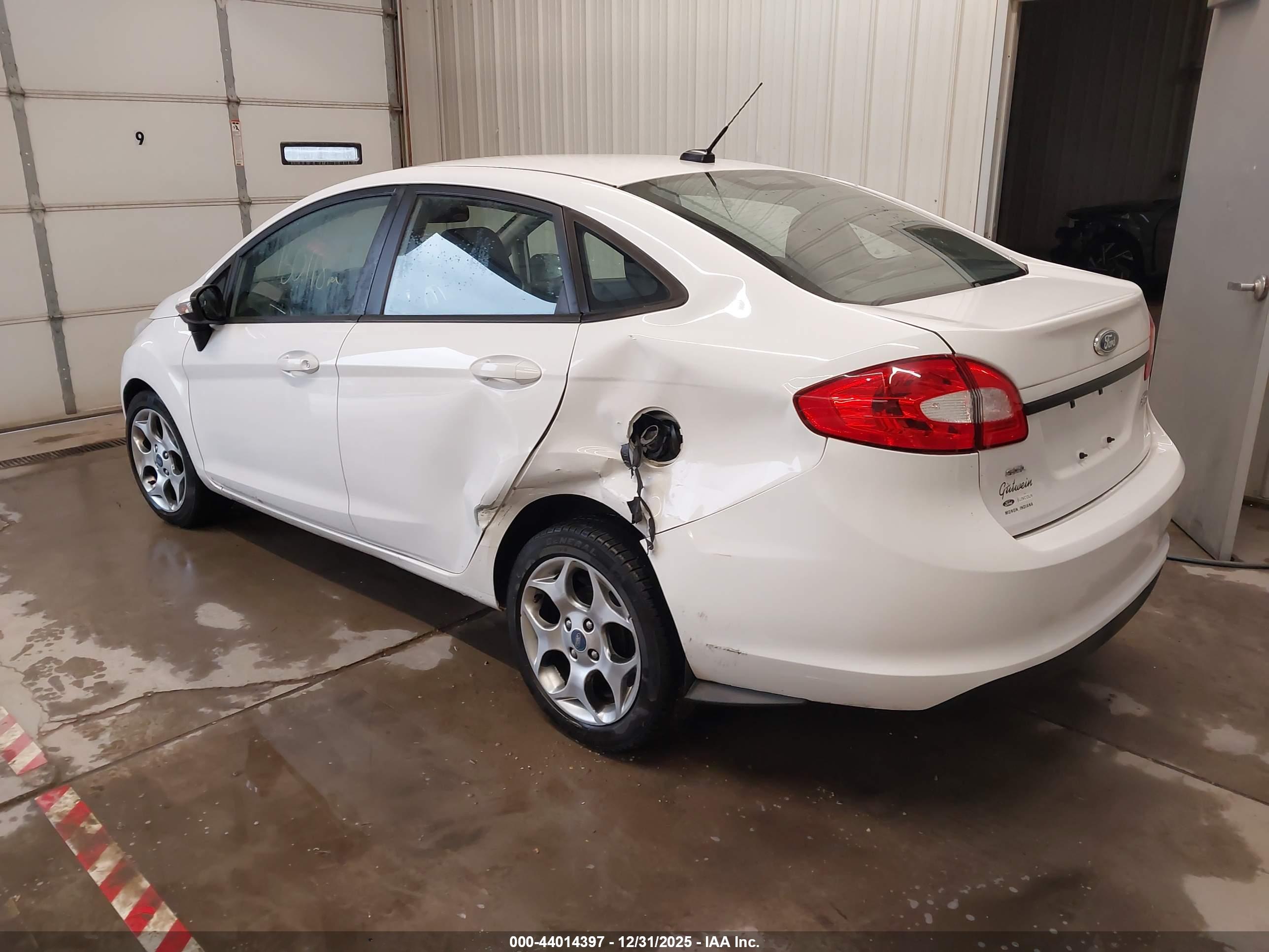 FORD FIESTA image 3
