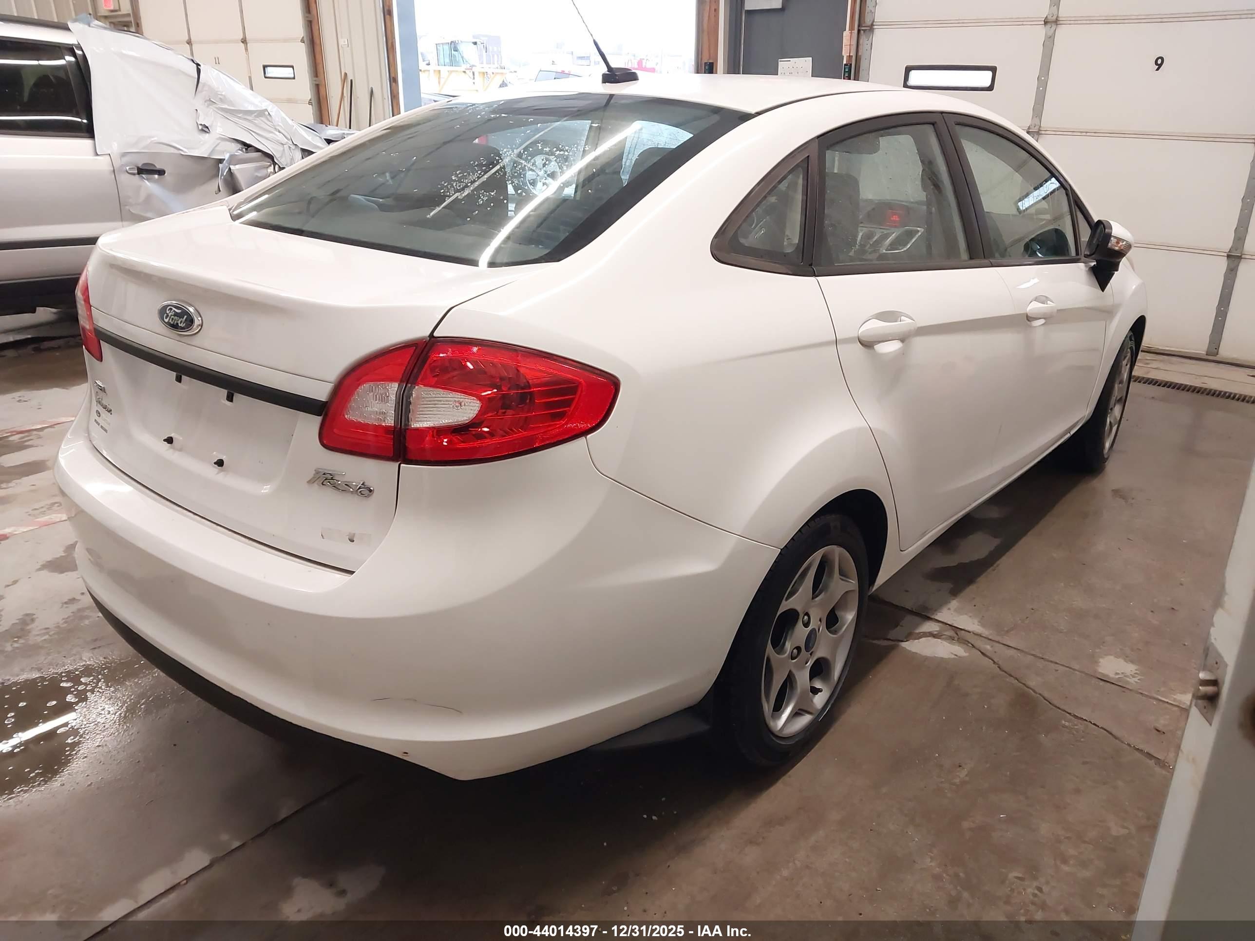 FORD FIESTA image 4