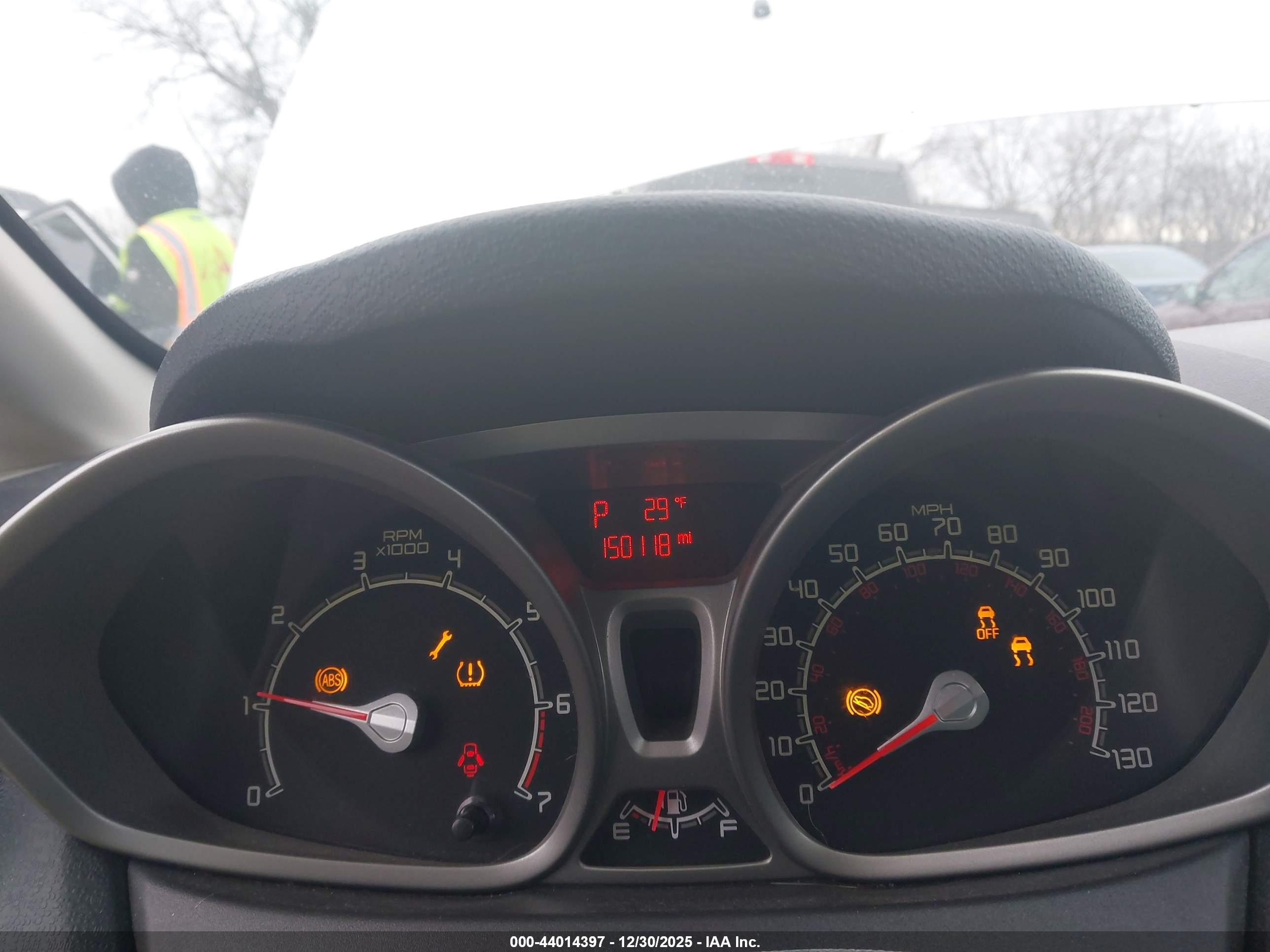FORD FIESTA image 7