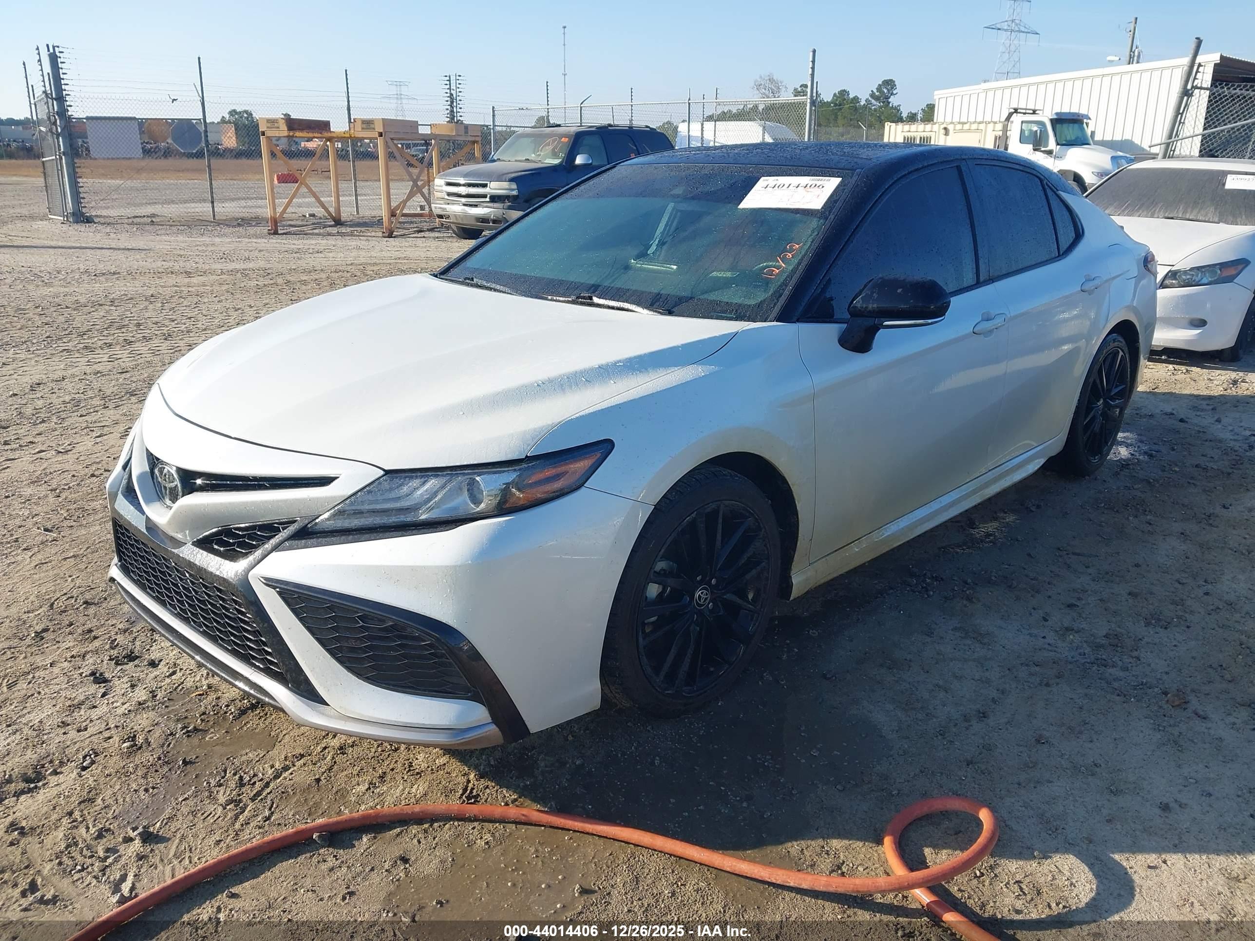 TOYOTA CAMRY image 2