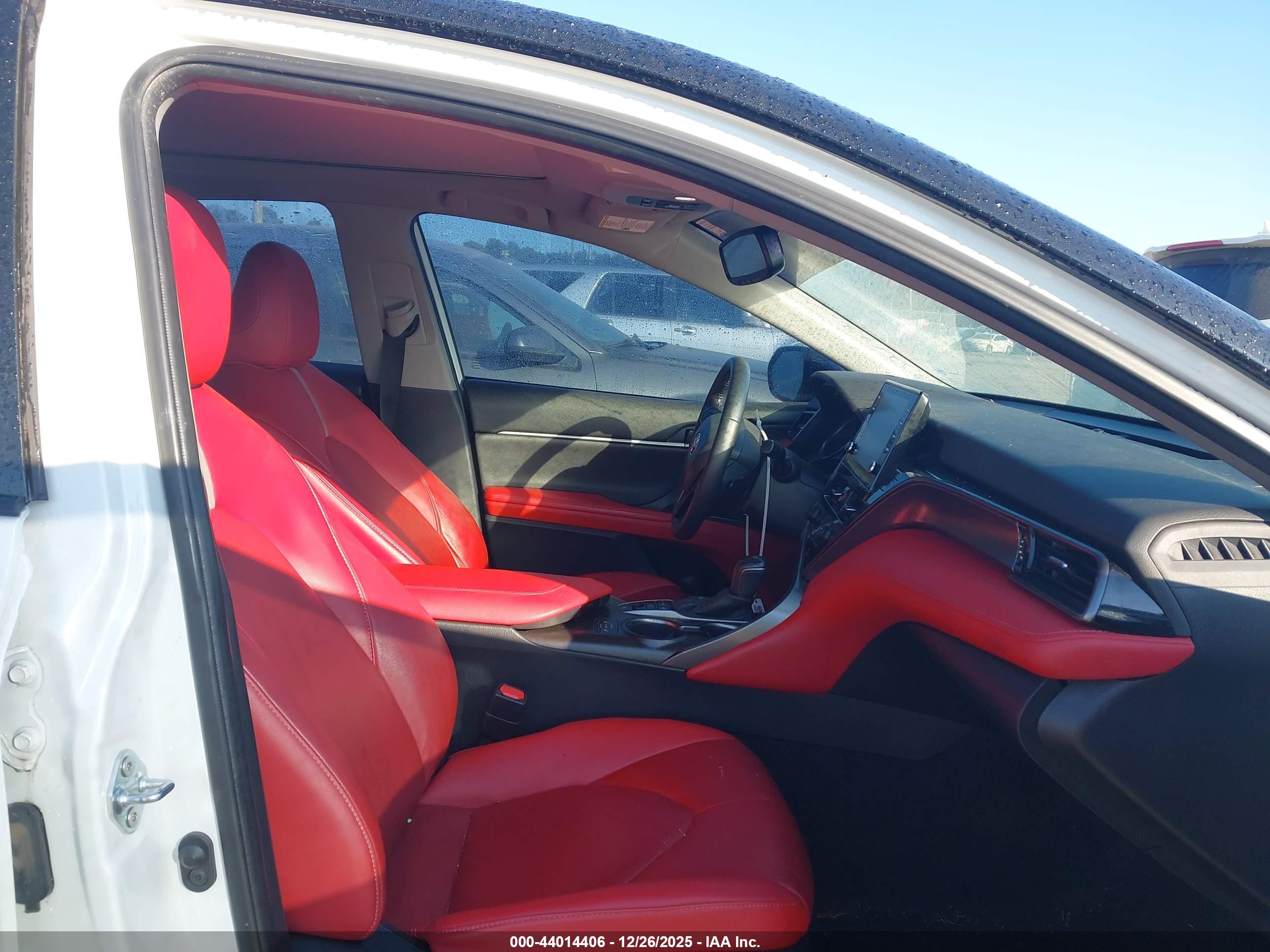 TOYOTA CAMRY image 5