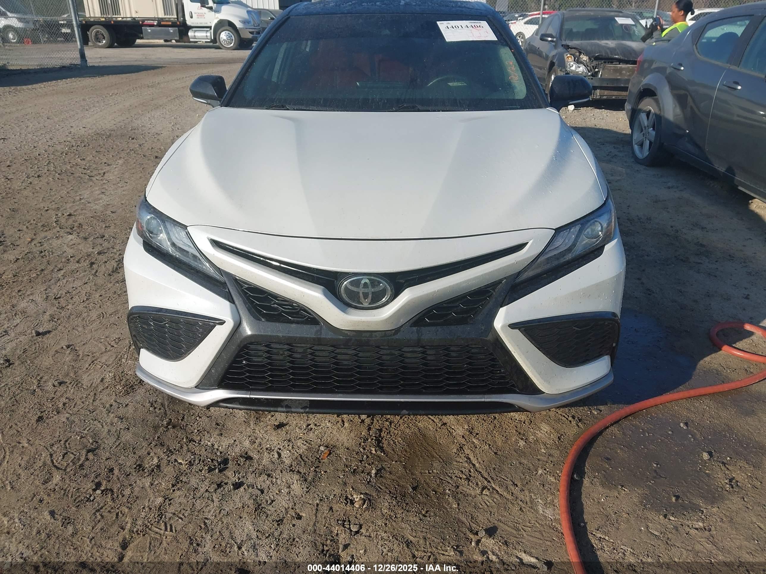TOYOTA CAMRY image 6