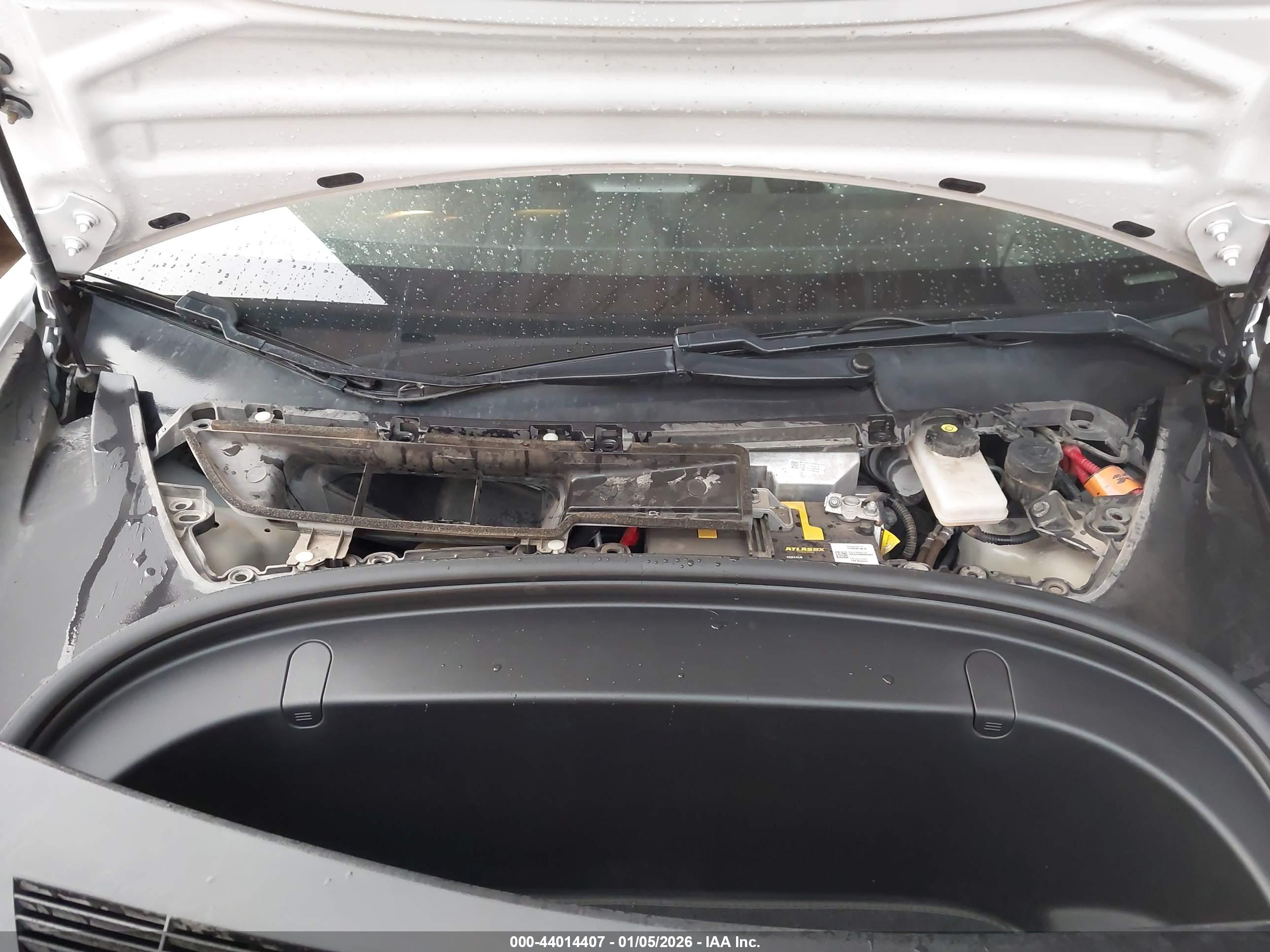 TESLA MODEL image 10