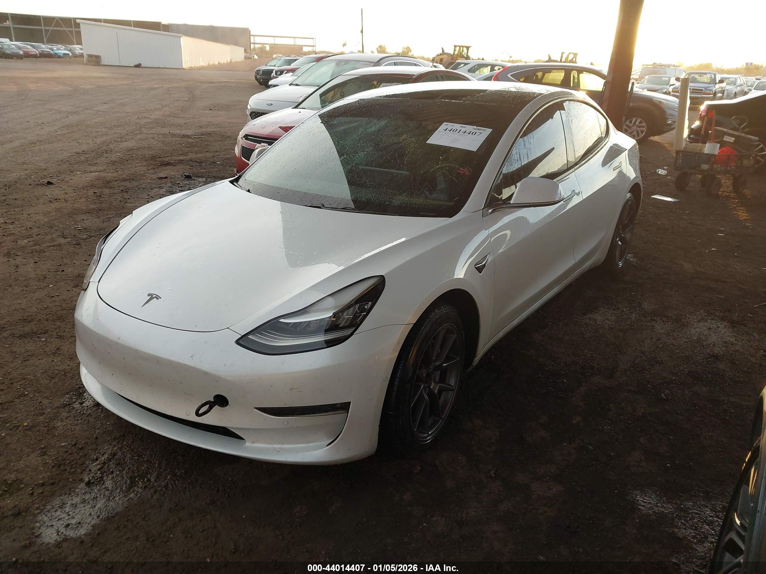 TESLA MODEL image 2
