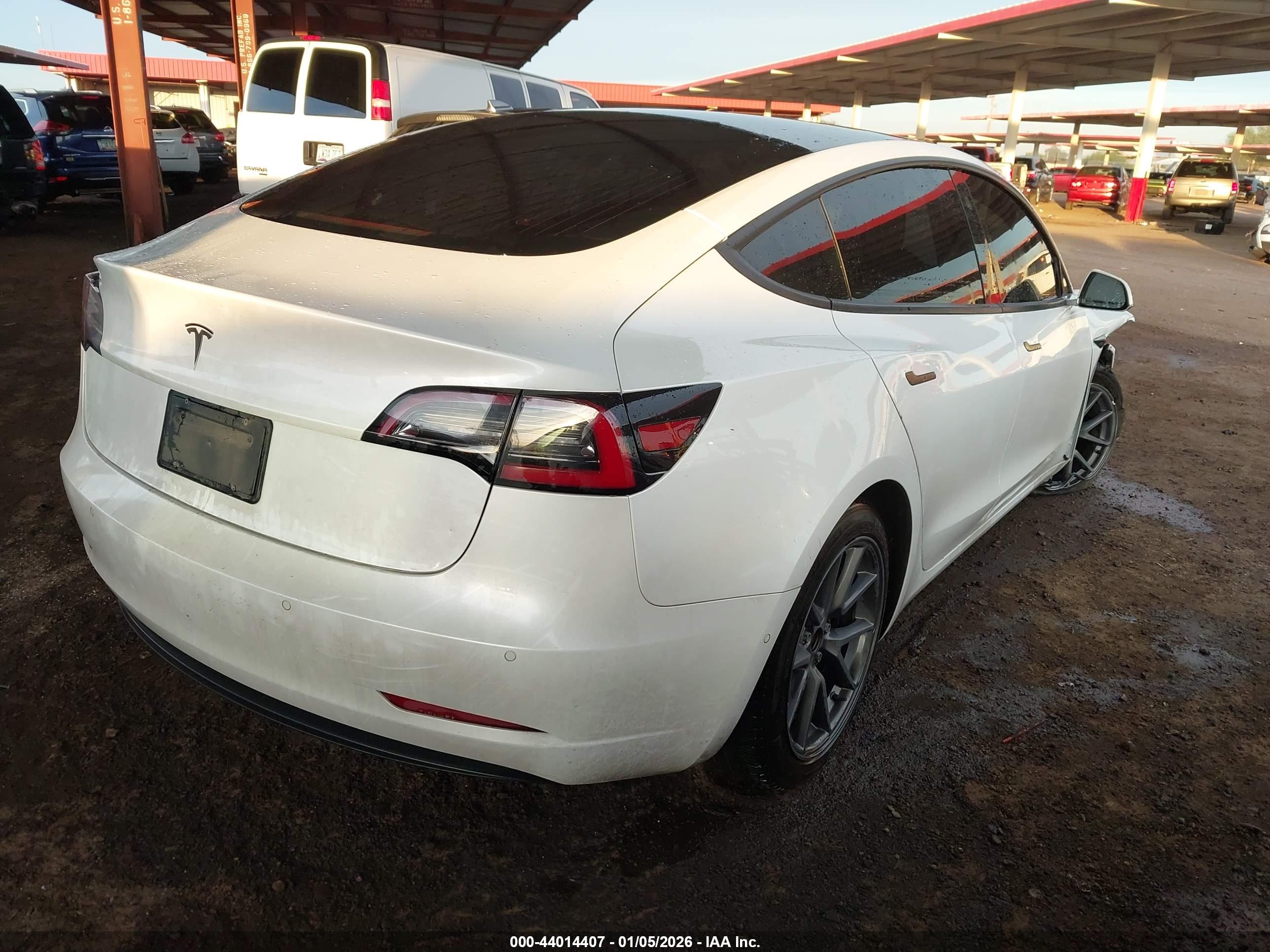 TESLA MODEL image 4