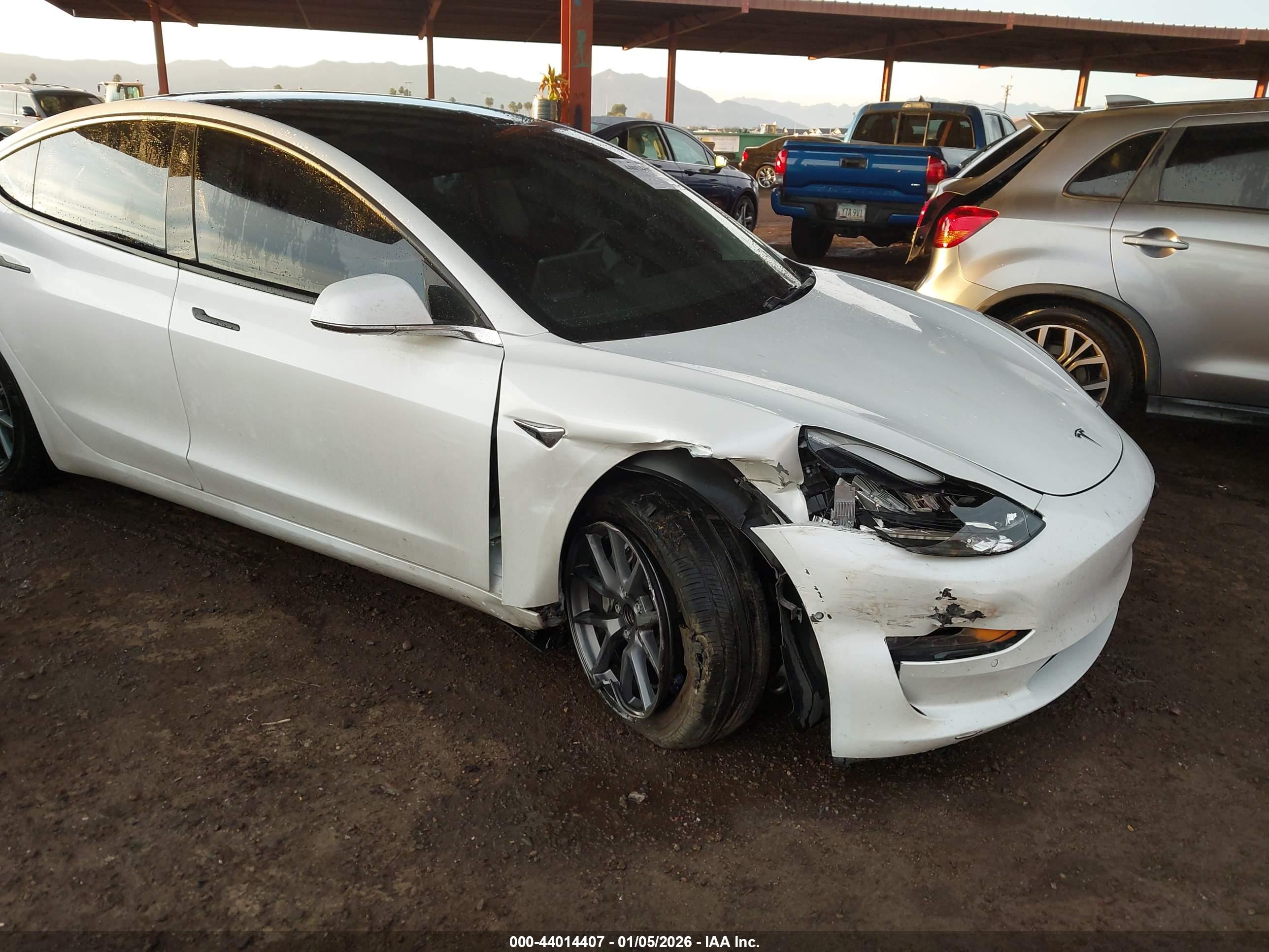 TESLA MODEL image 6
