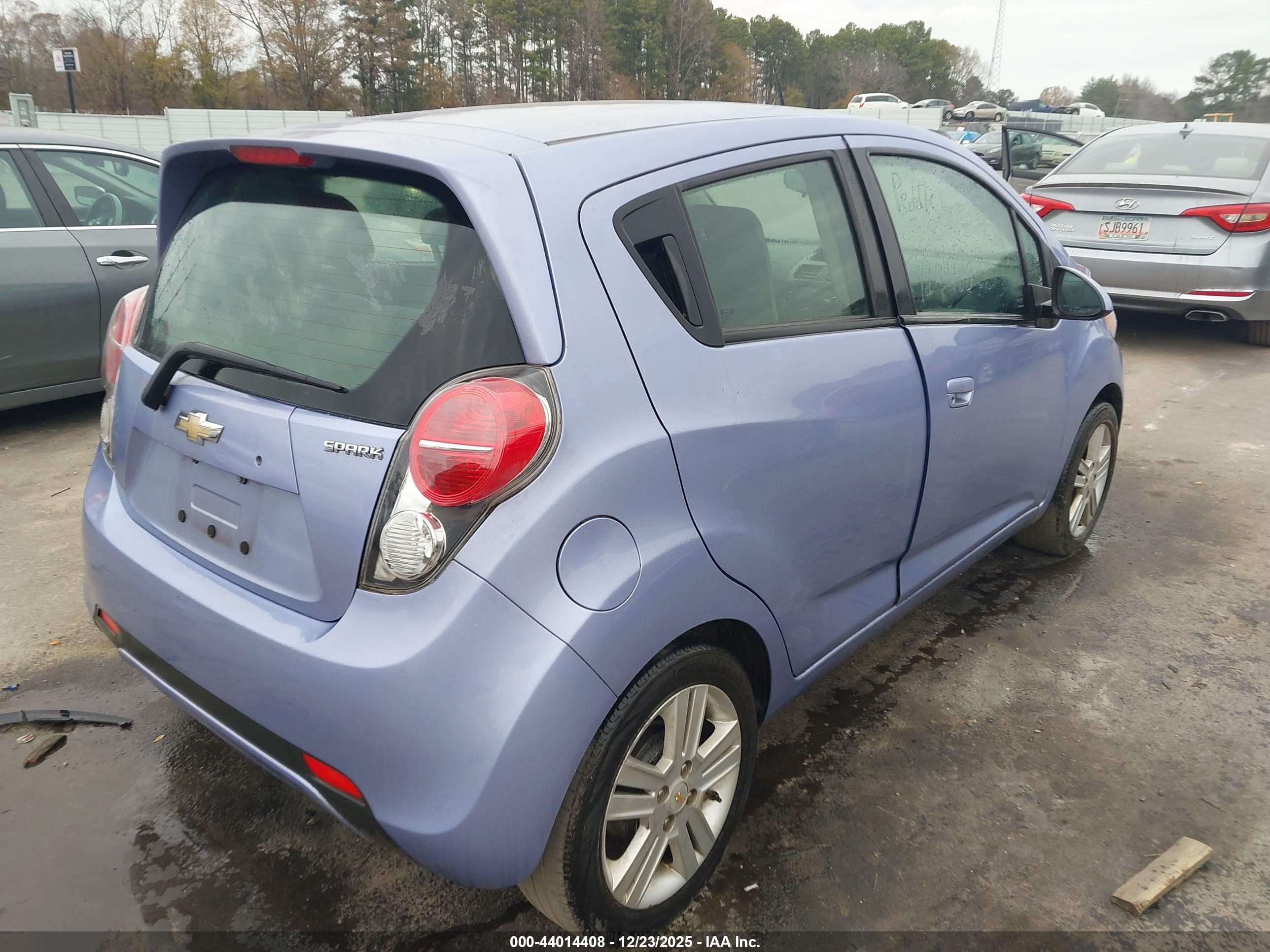CHEVROLET SPARK image 4