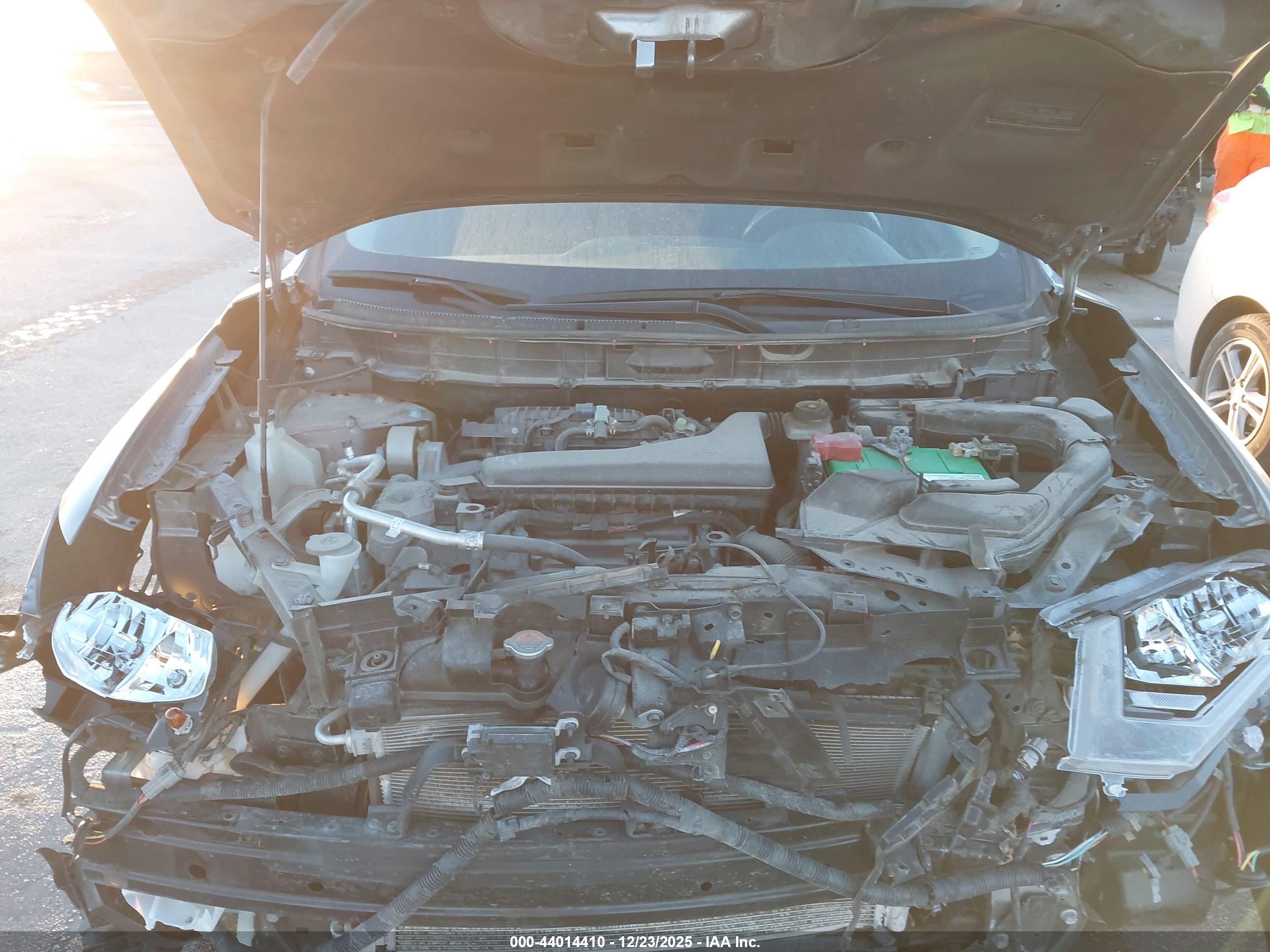 NISSAN ROGUE image 10