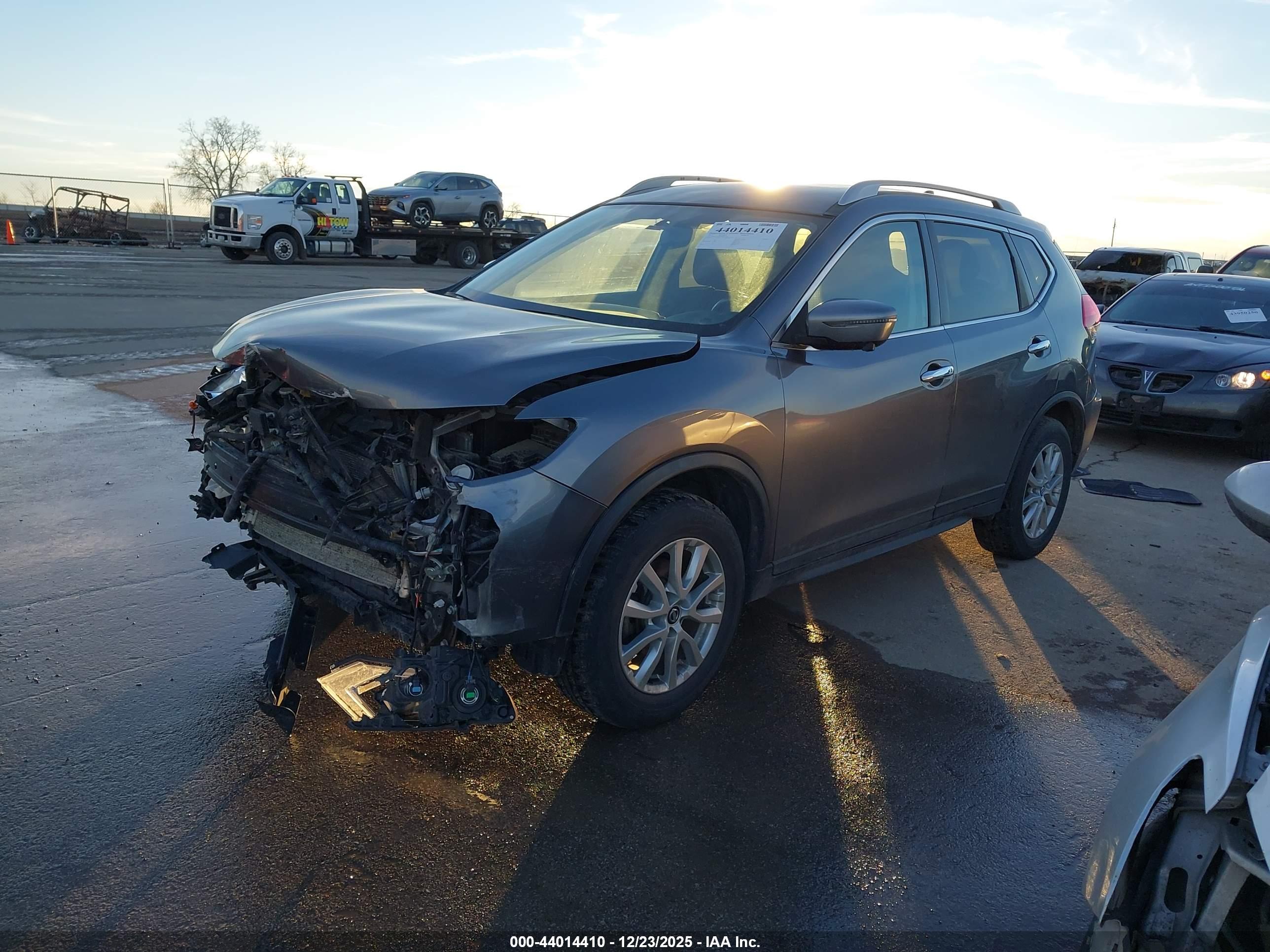 NISSAN ROGUE image 2