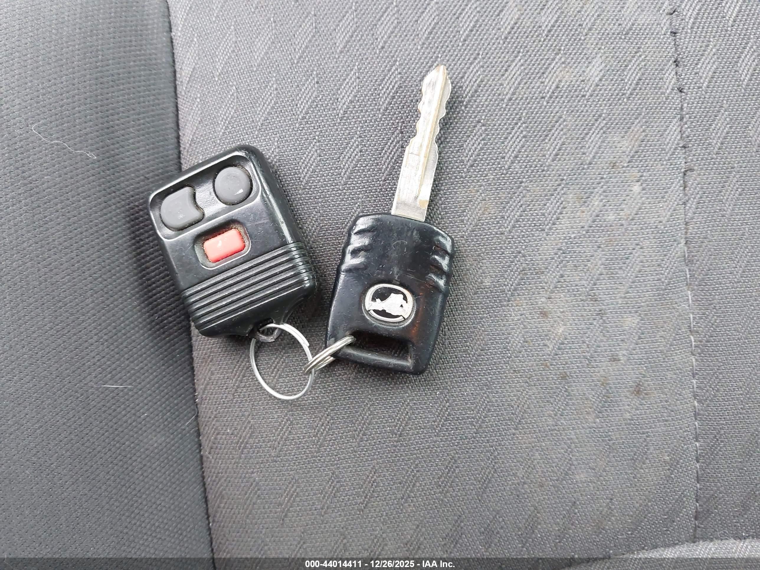 MAZDA TRIBUTE image 11