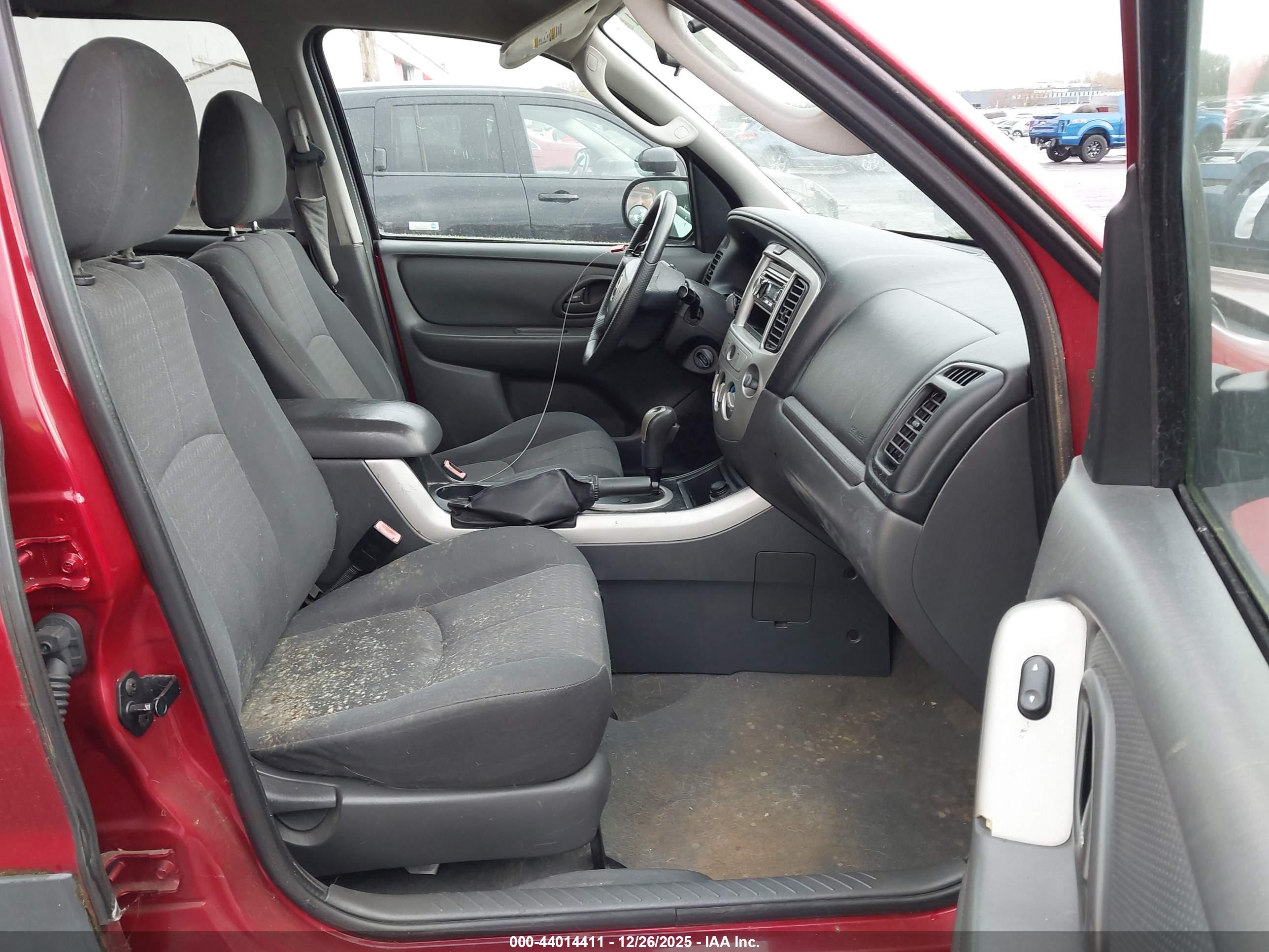 MAZDA TRIBUTE image 5