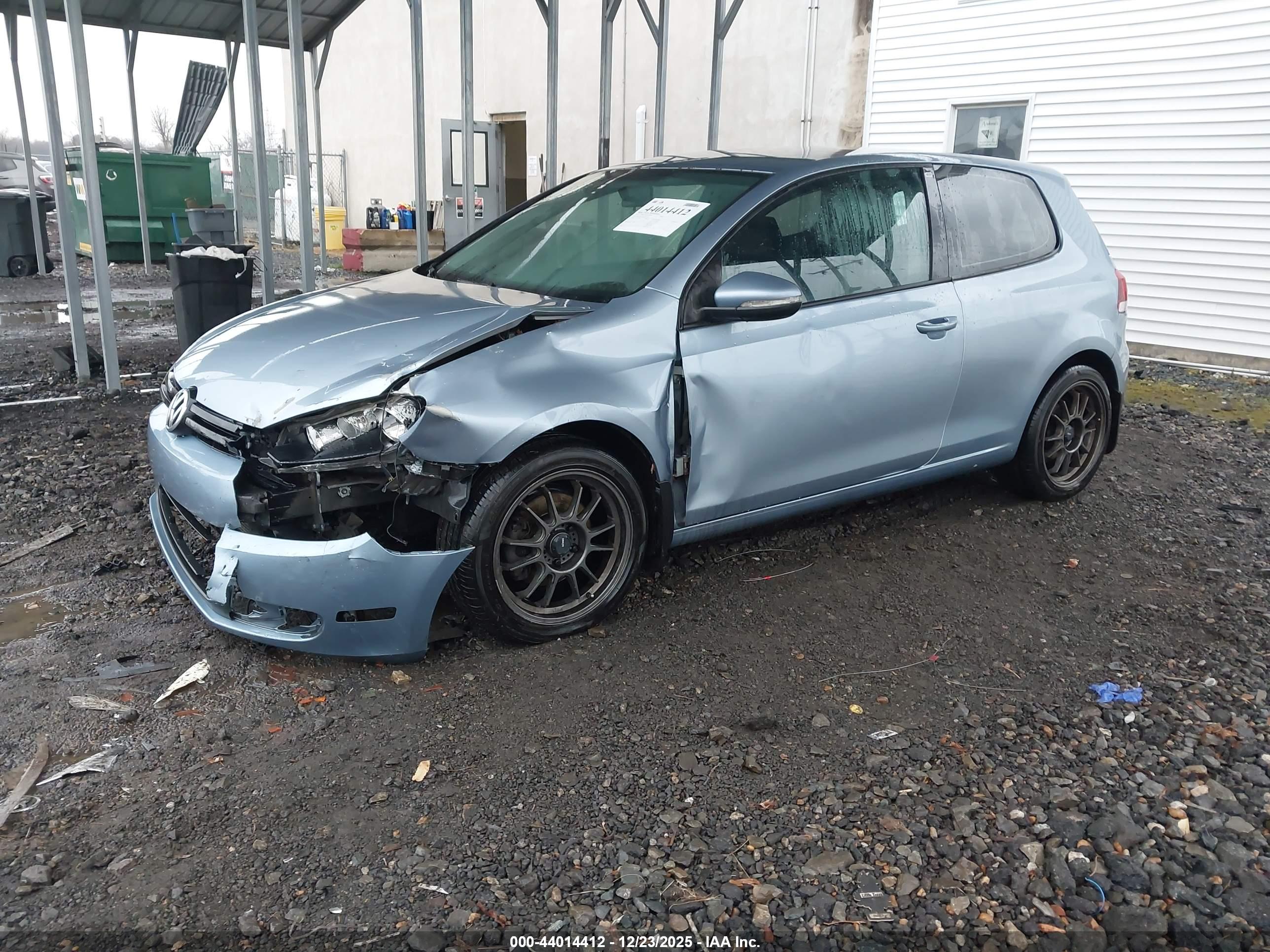 VOLKSWAGEN GOLF image 2
