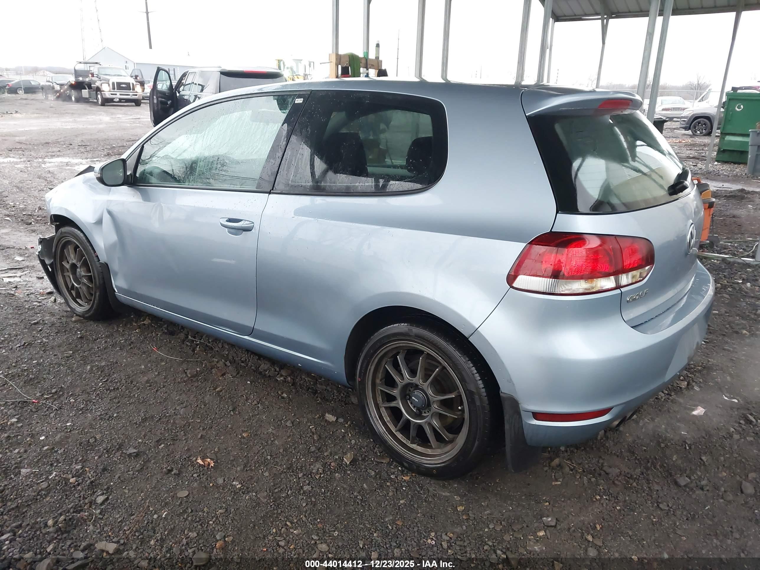 VOLKSWAGEN GOLF image 3
